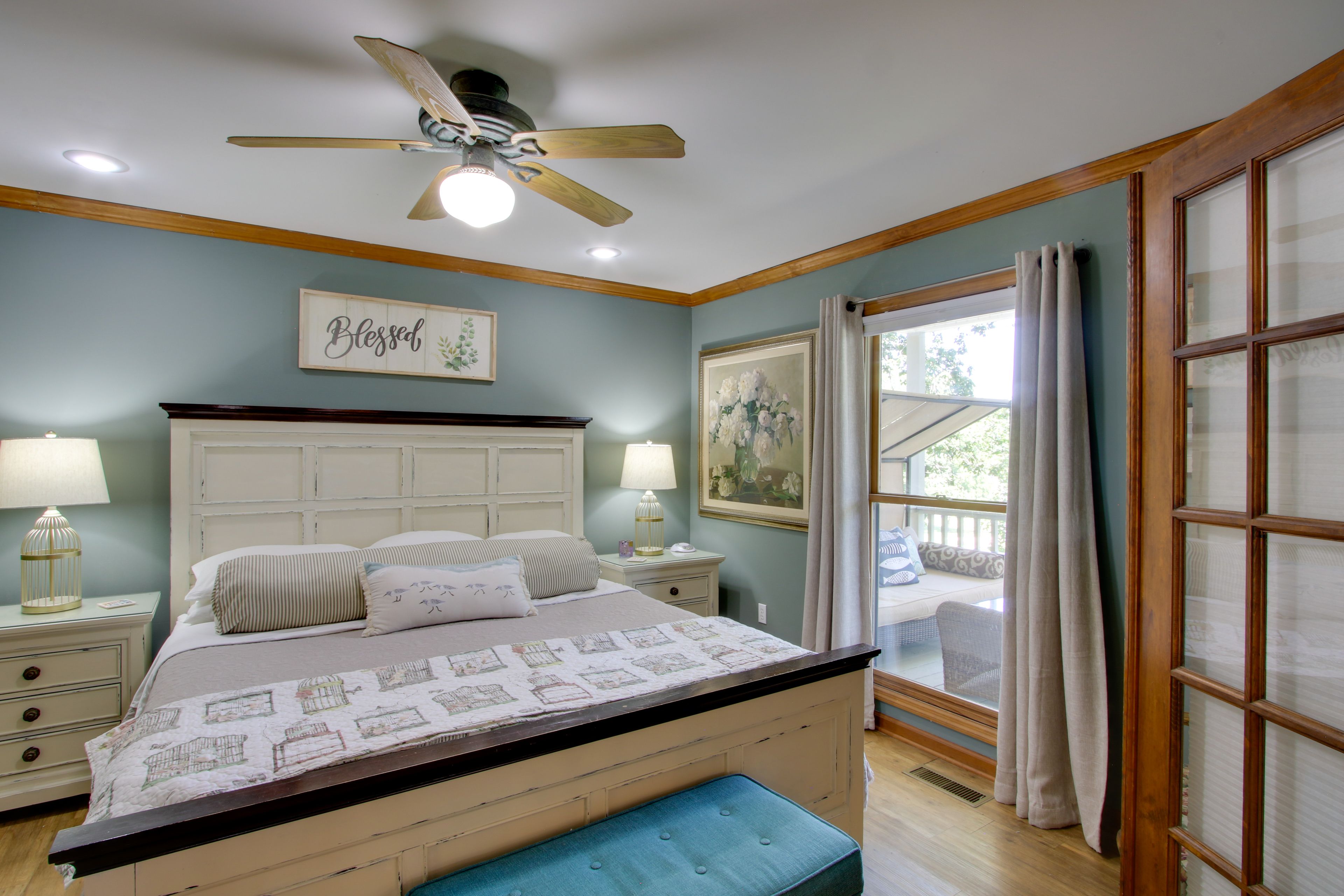 Bedroom 1 | King Bed | Linens Provided | En-Suite Bathroom