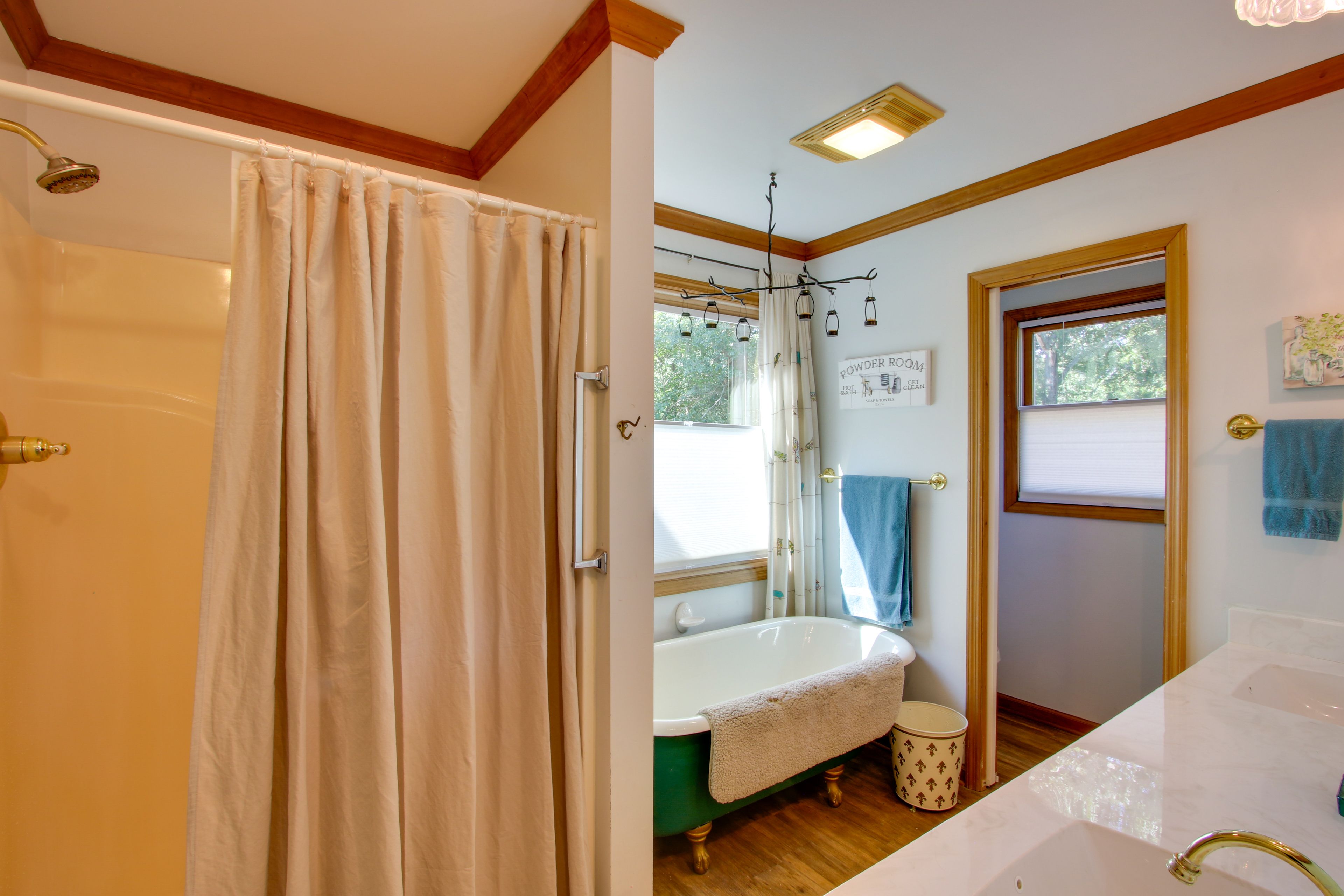 En-Suite Bathroom | Complimentary Toiletries | Towels Provided