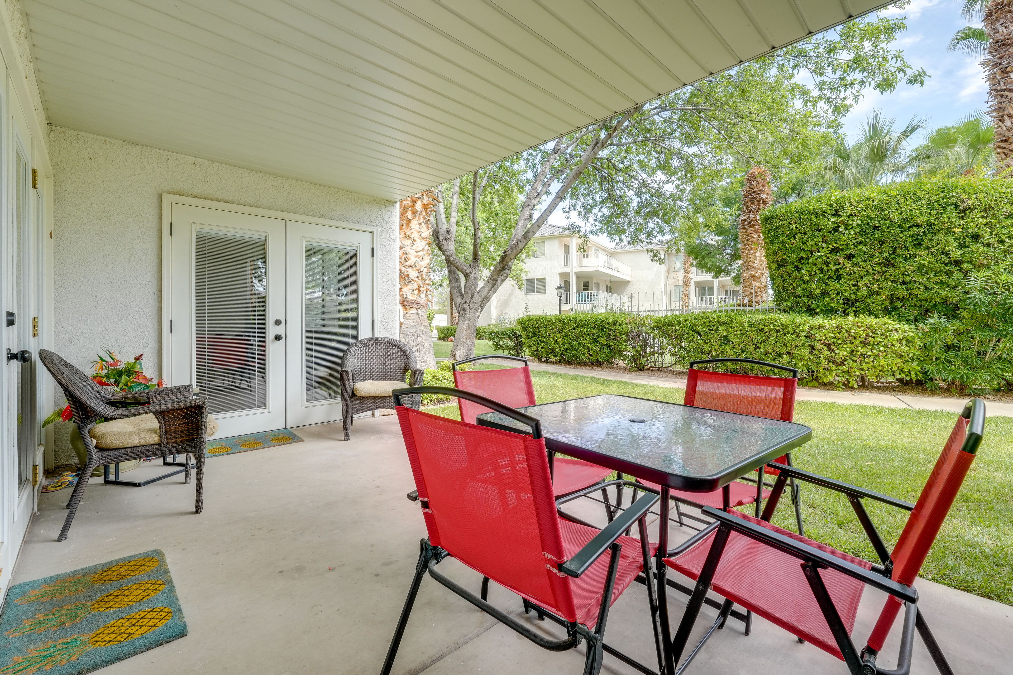 Covered Patio | 2 Outdoor Dining Tables
