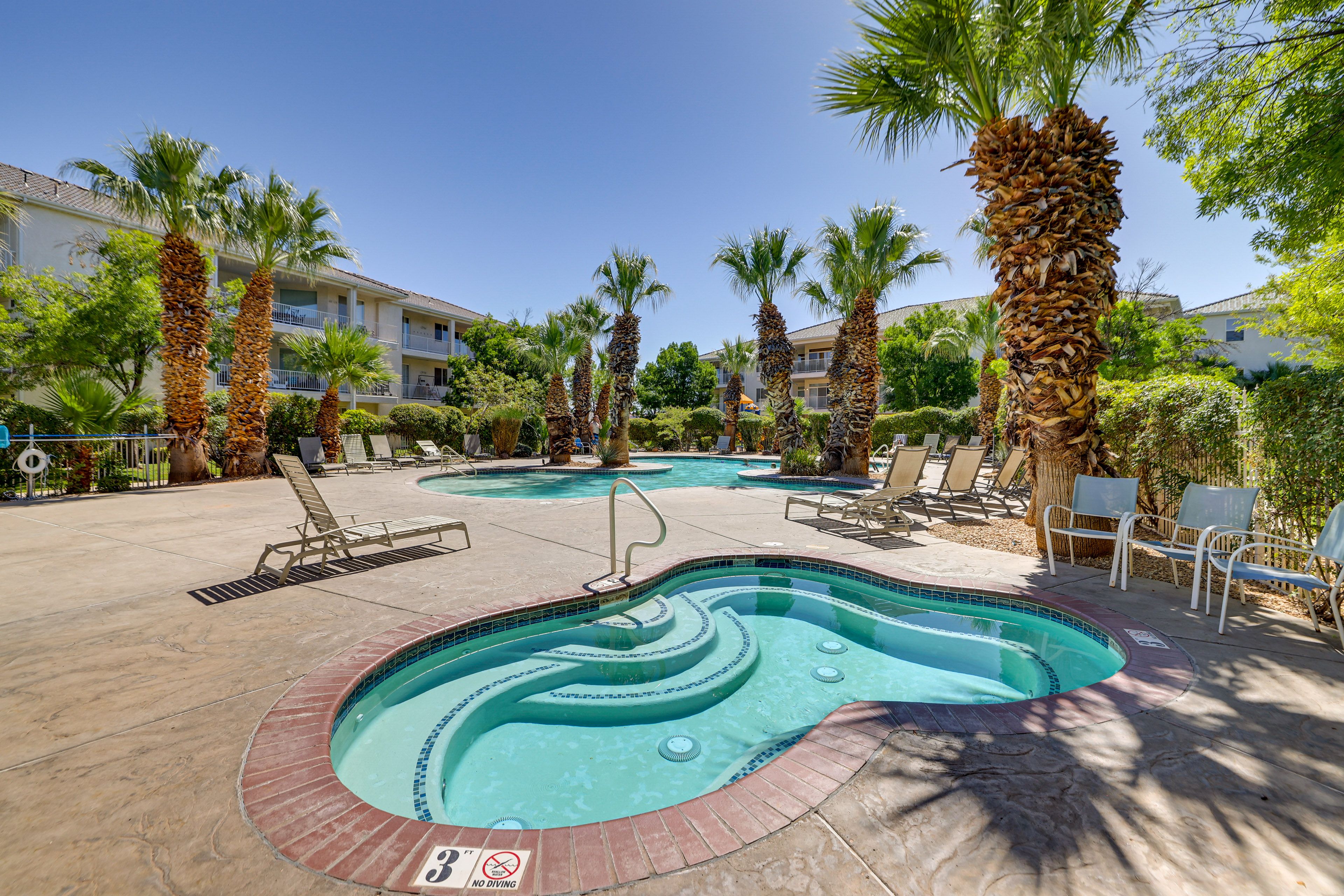 Community Pool/Spa