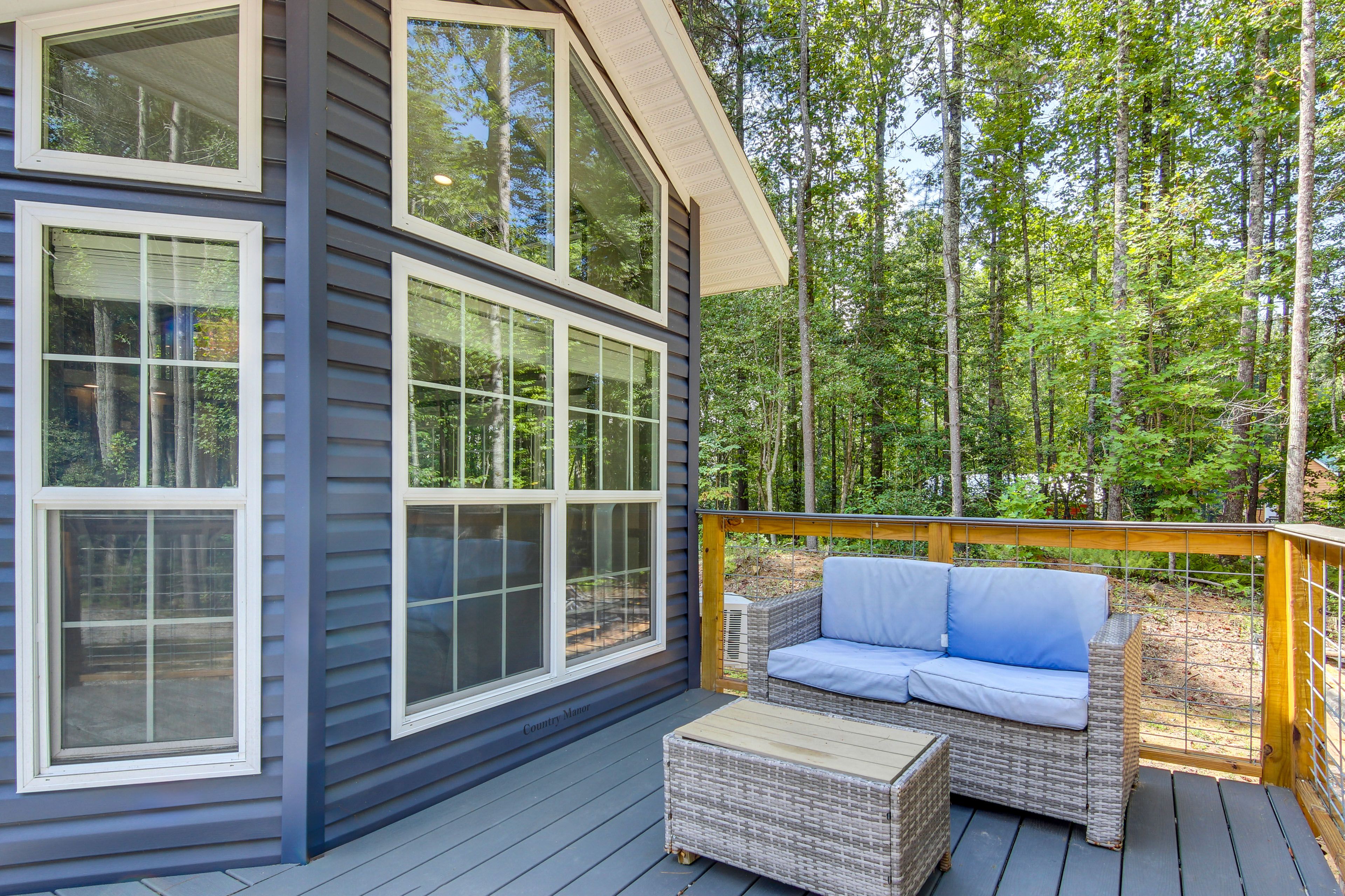 Deck | Outdoor Seating Areas