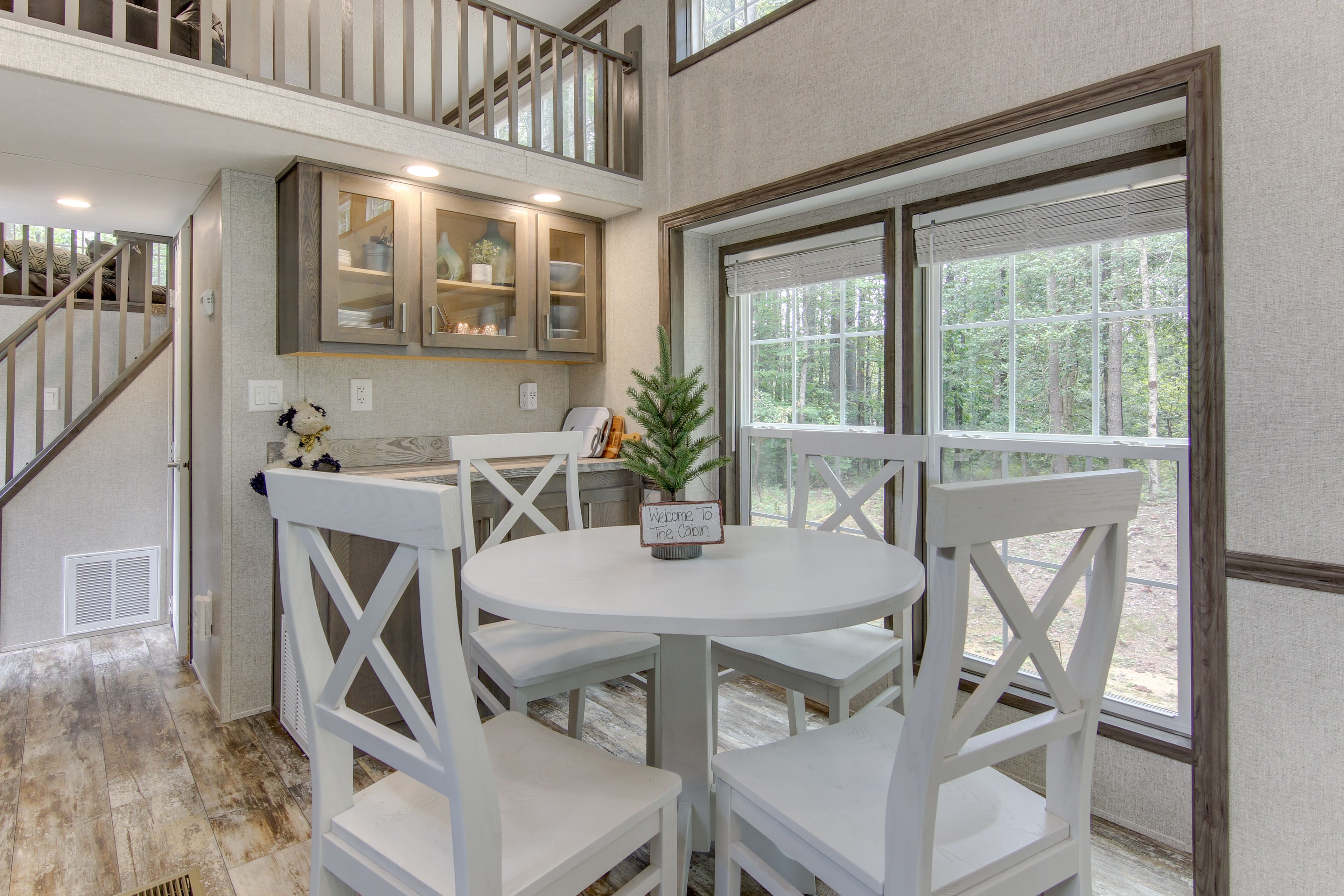 Dining Area | Dishware & Flatware Provided