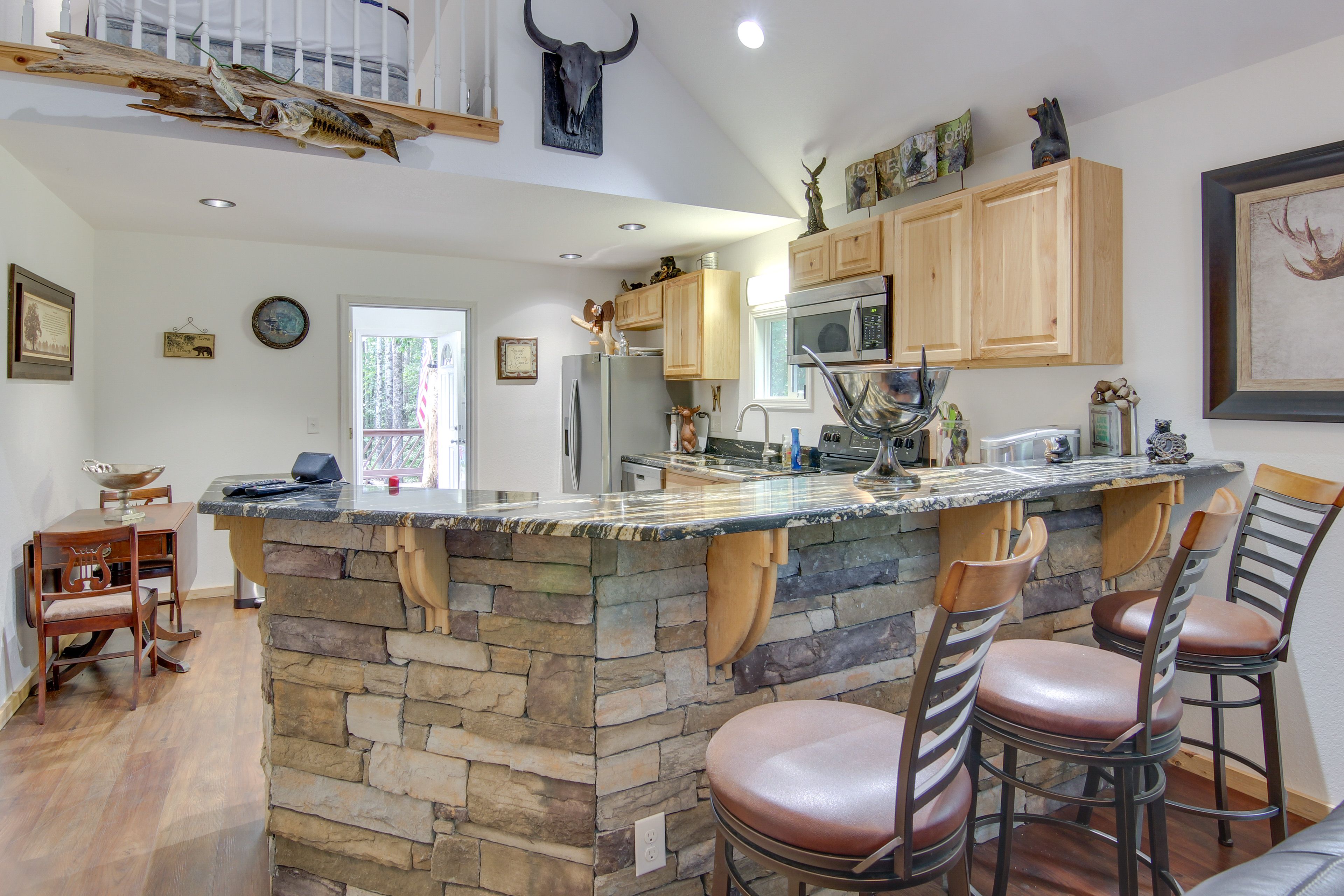 Kitchen | Basic Cooking Essentials Provided | Breakfast Bar | Dishwasher