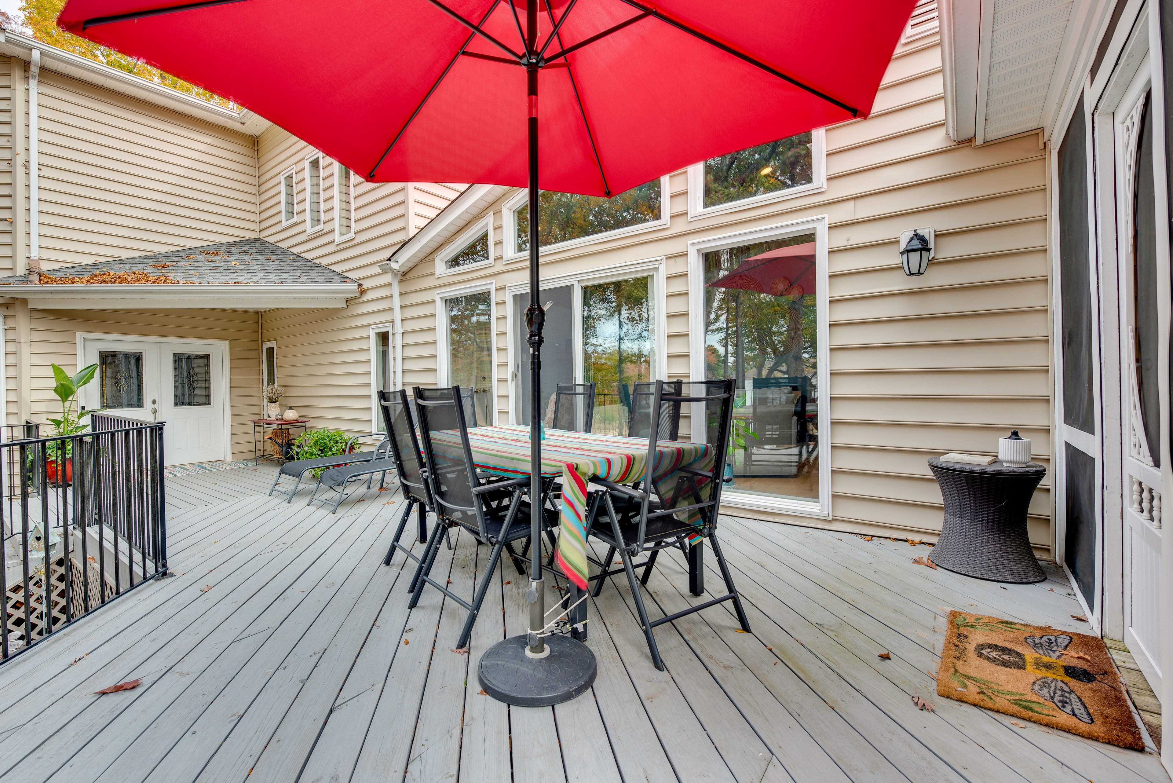 Deck | Gas Grill (Propane Provided)