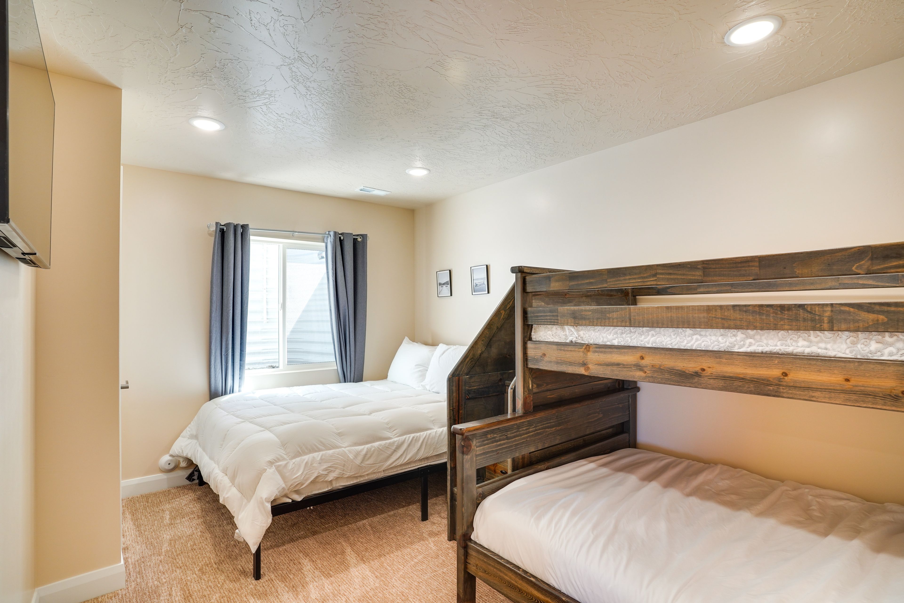 Bedroom 3 | Queen Bed | Twin/Full Bunk Bed | Ground Floor