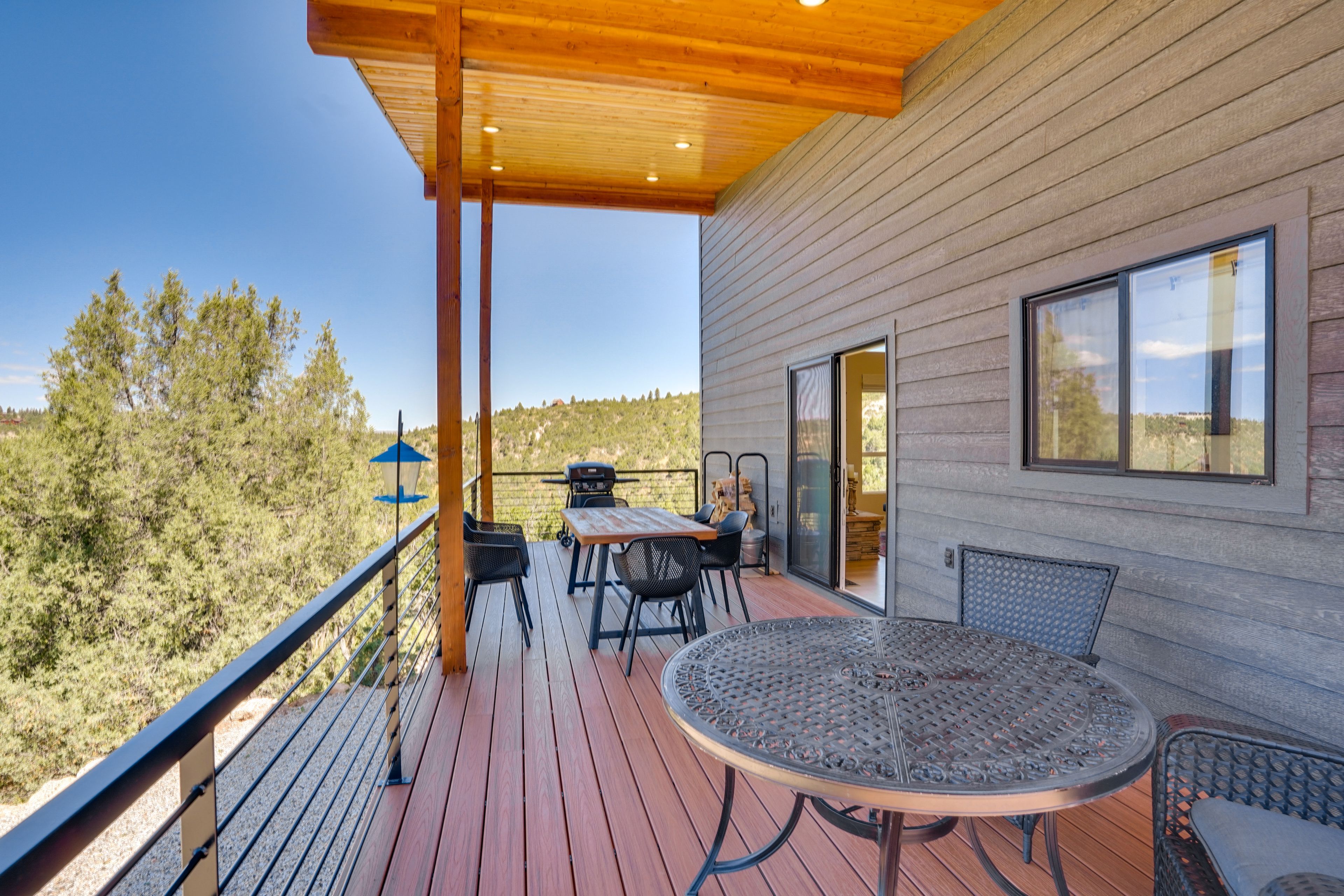 Deck | Outdoor Dining | Gas Grill