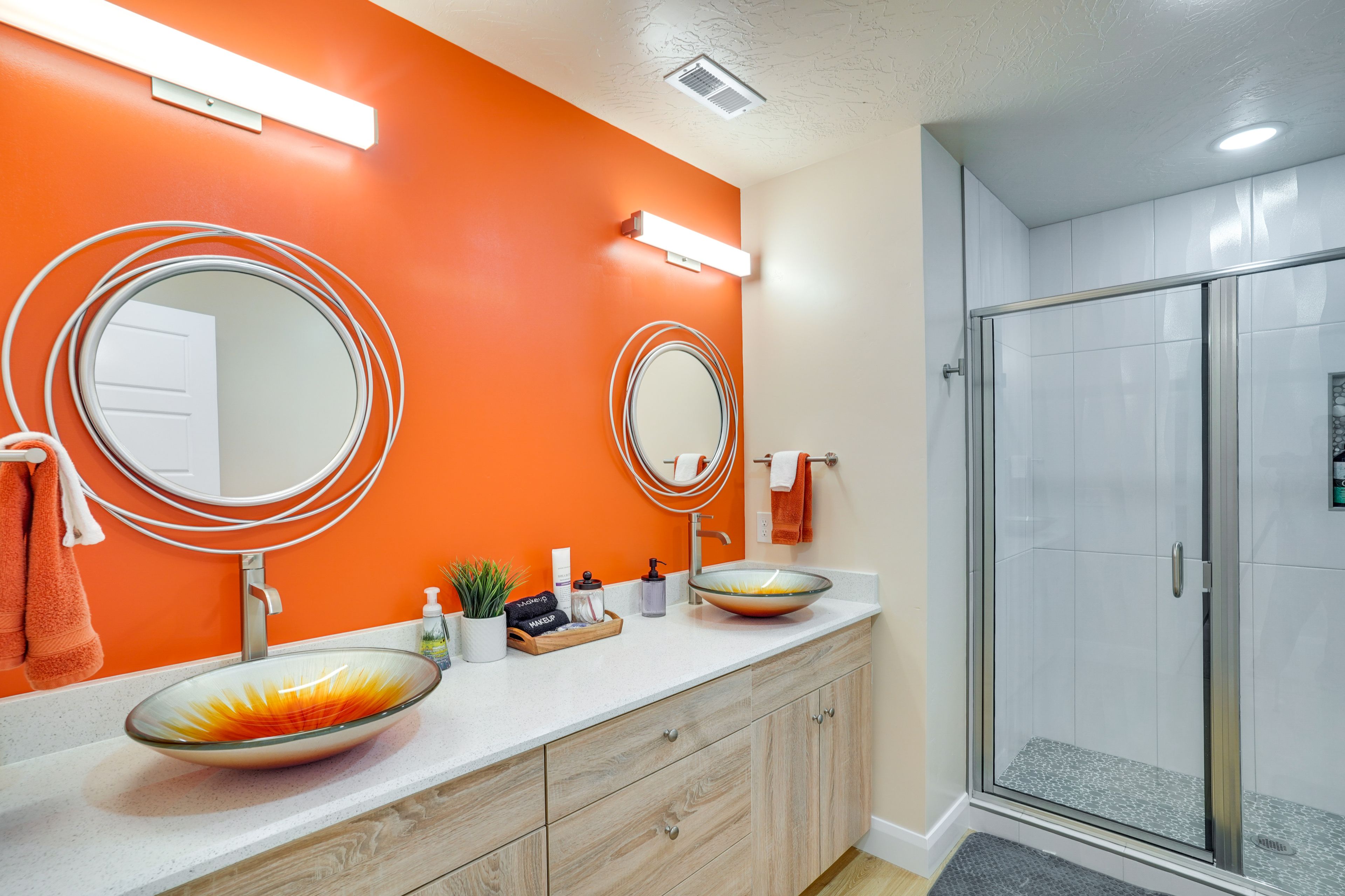 Full Bathroom | Towel Provided | Walk-In Shower