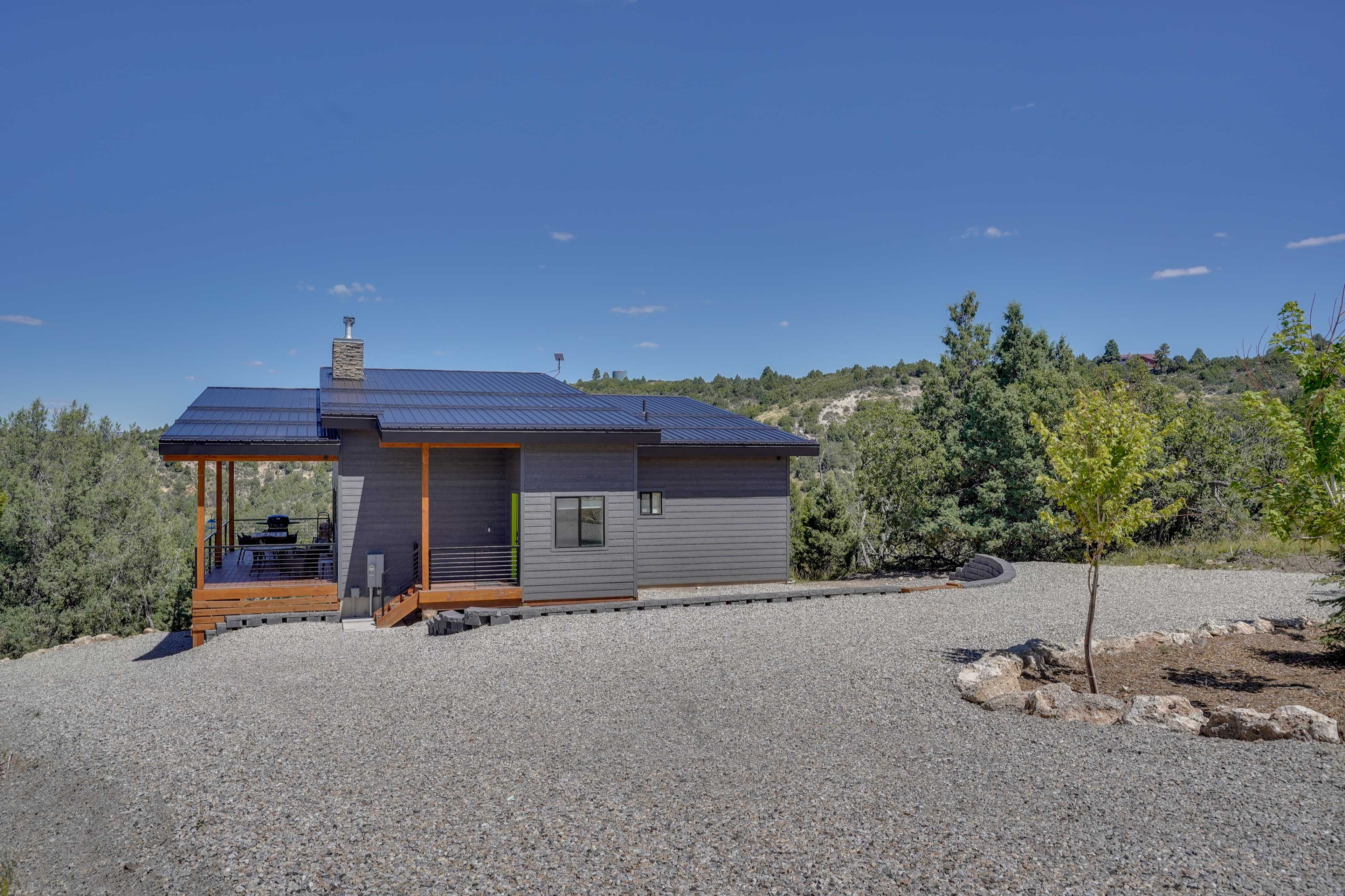 Parking | Gravel Driveway (4 Vehicles)