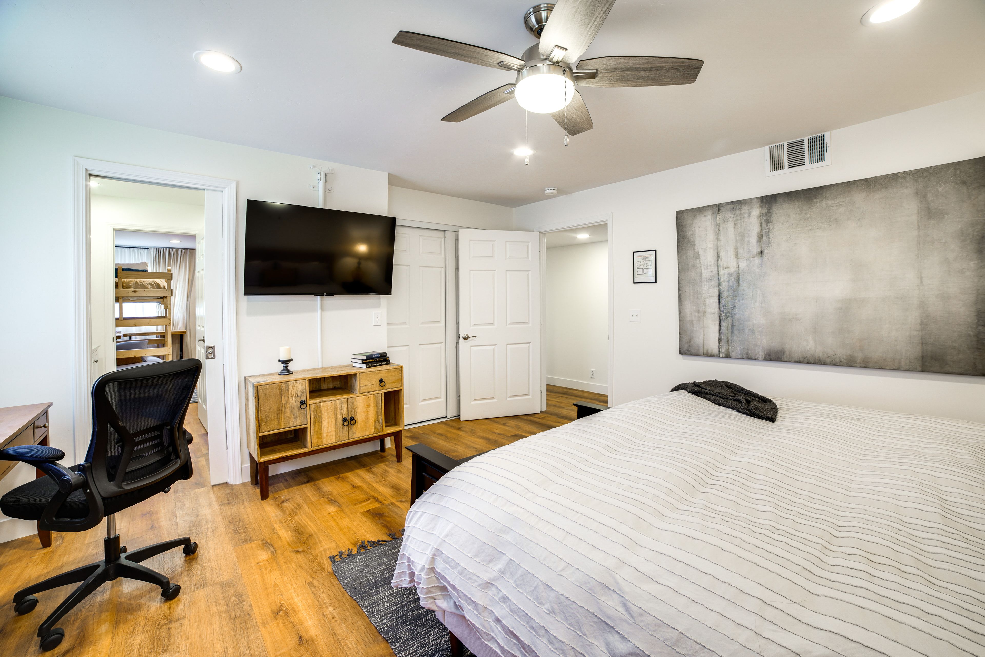 Bedroom 2 | 1st Floor | King Bed | Smart TV