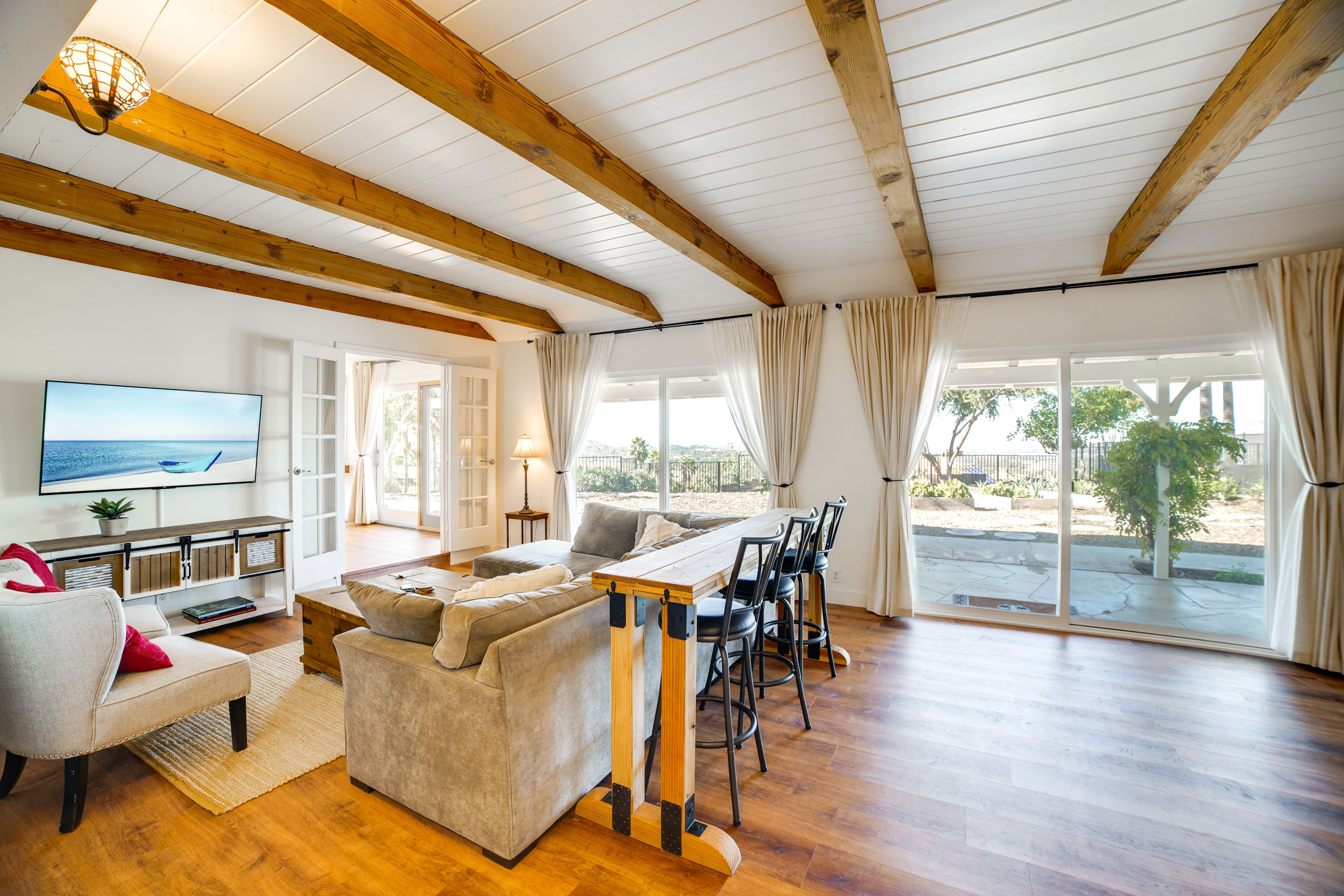 Living Room | 1st Floor | Smart TV