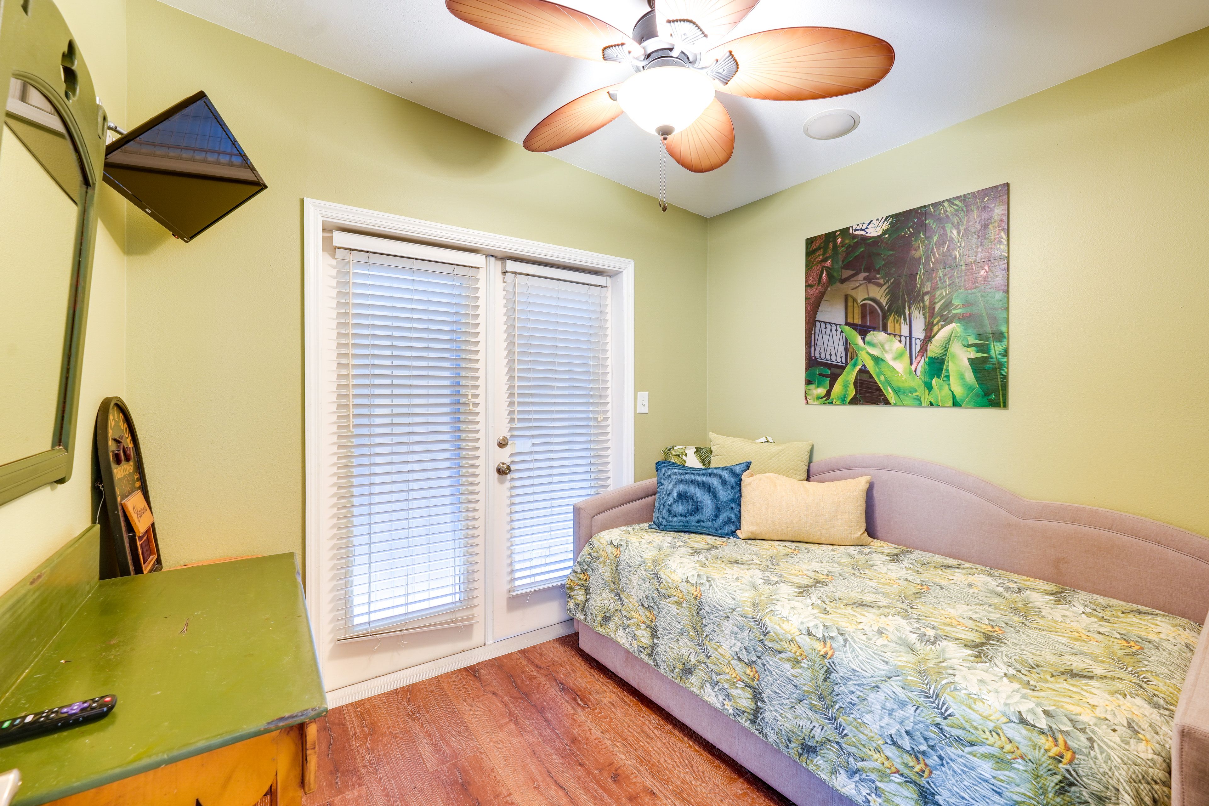 Bedroom 2 | Twin Daybed w/ Twin Trundle | Upper Floor