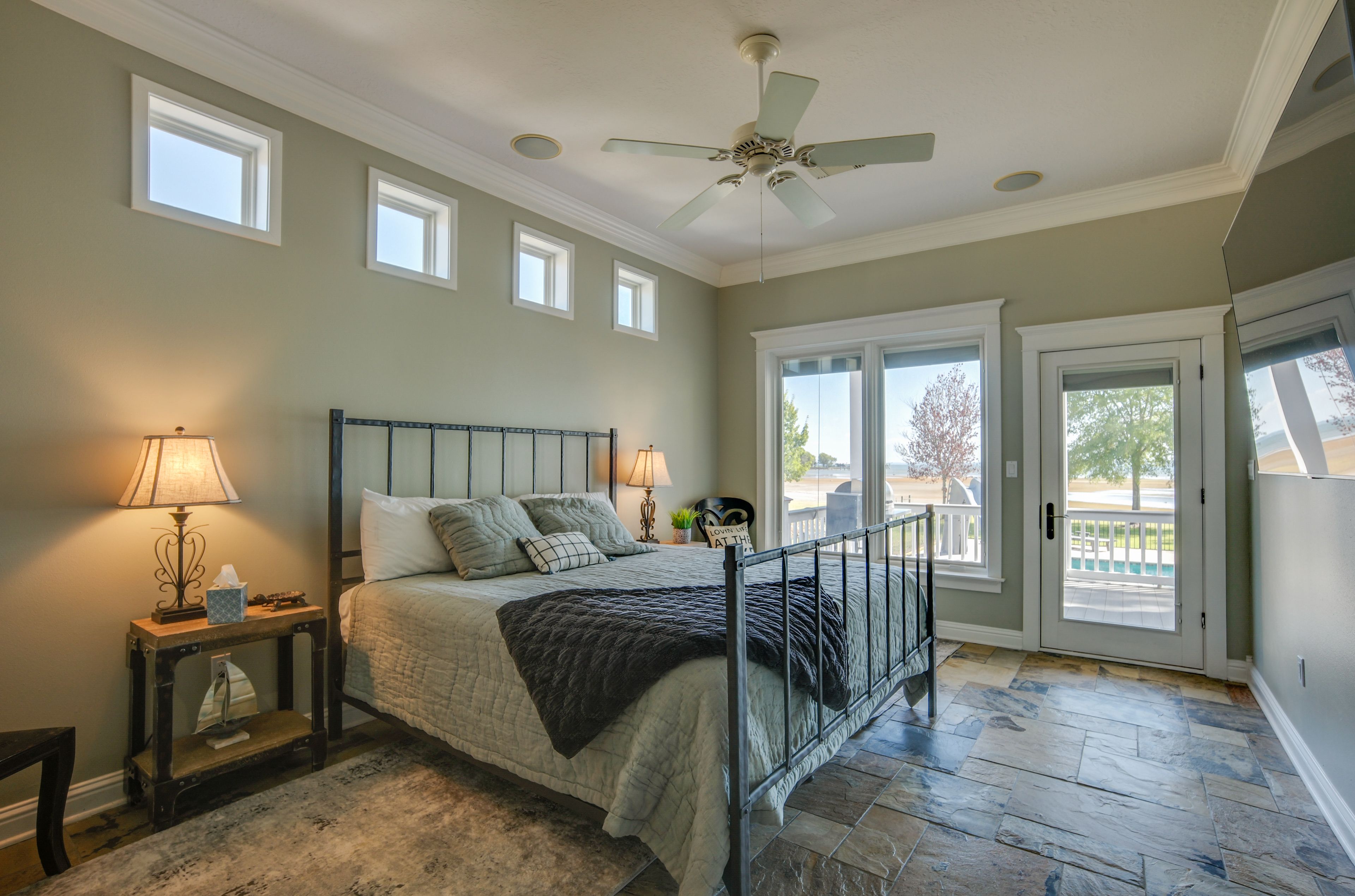 Bedroom 1 | King Bed | 1st Floor | Linens Provided | En-Suite