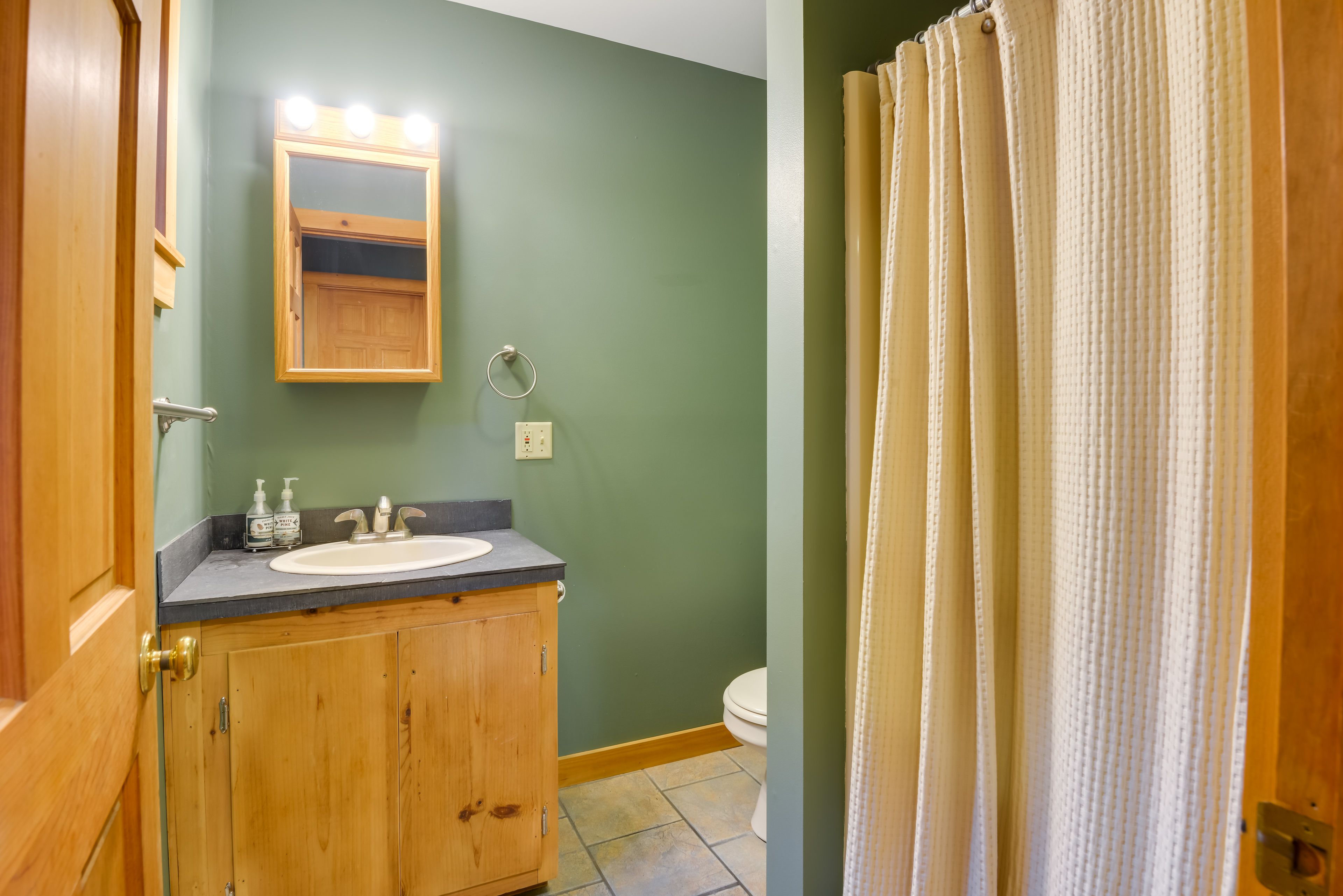 Bathroom | Towels Provided