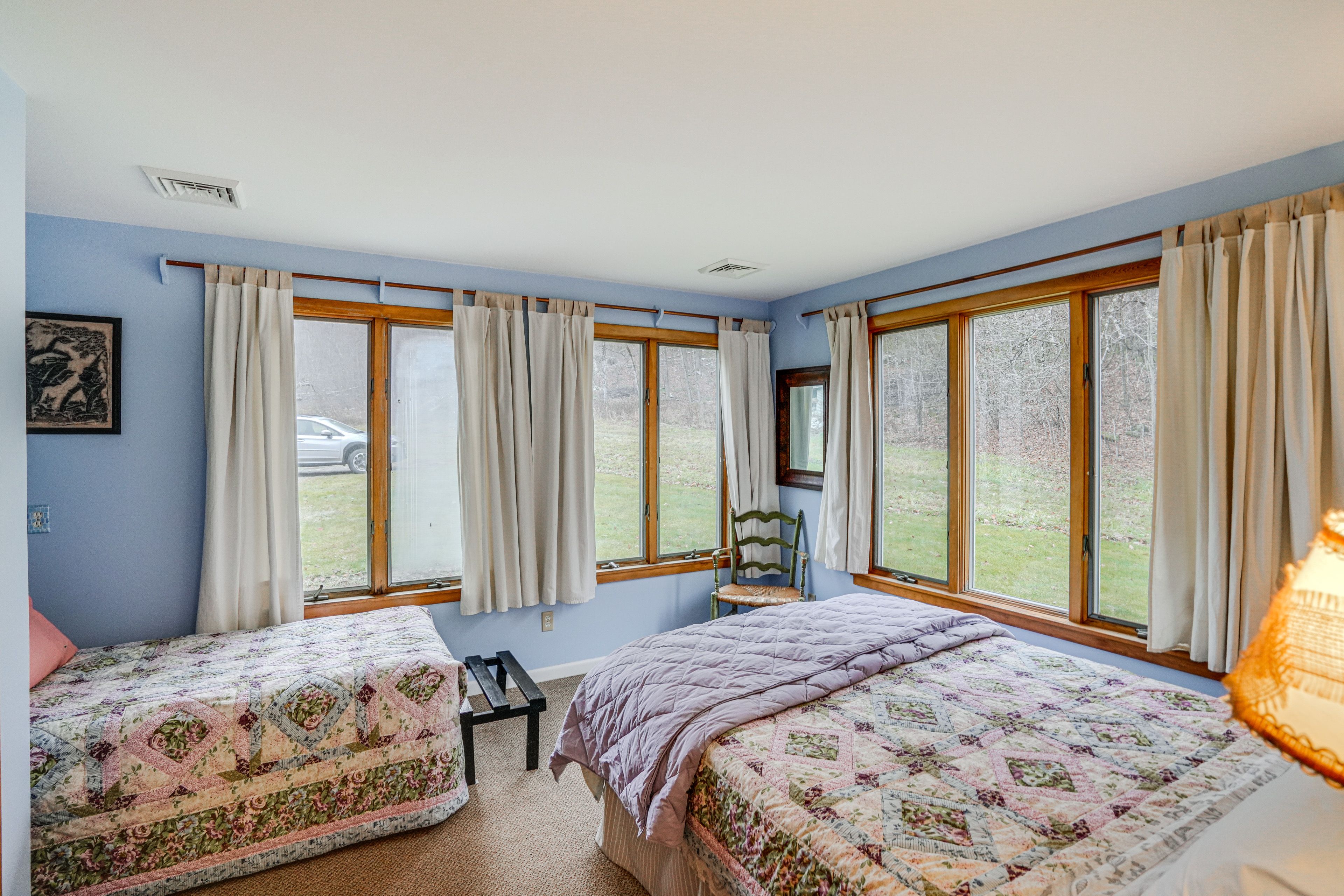 Bedroom | Queen Bed | Twin Bed | Linens Provided