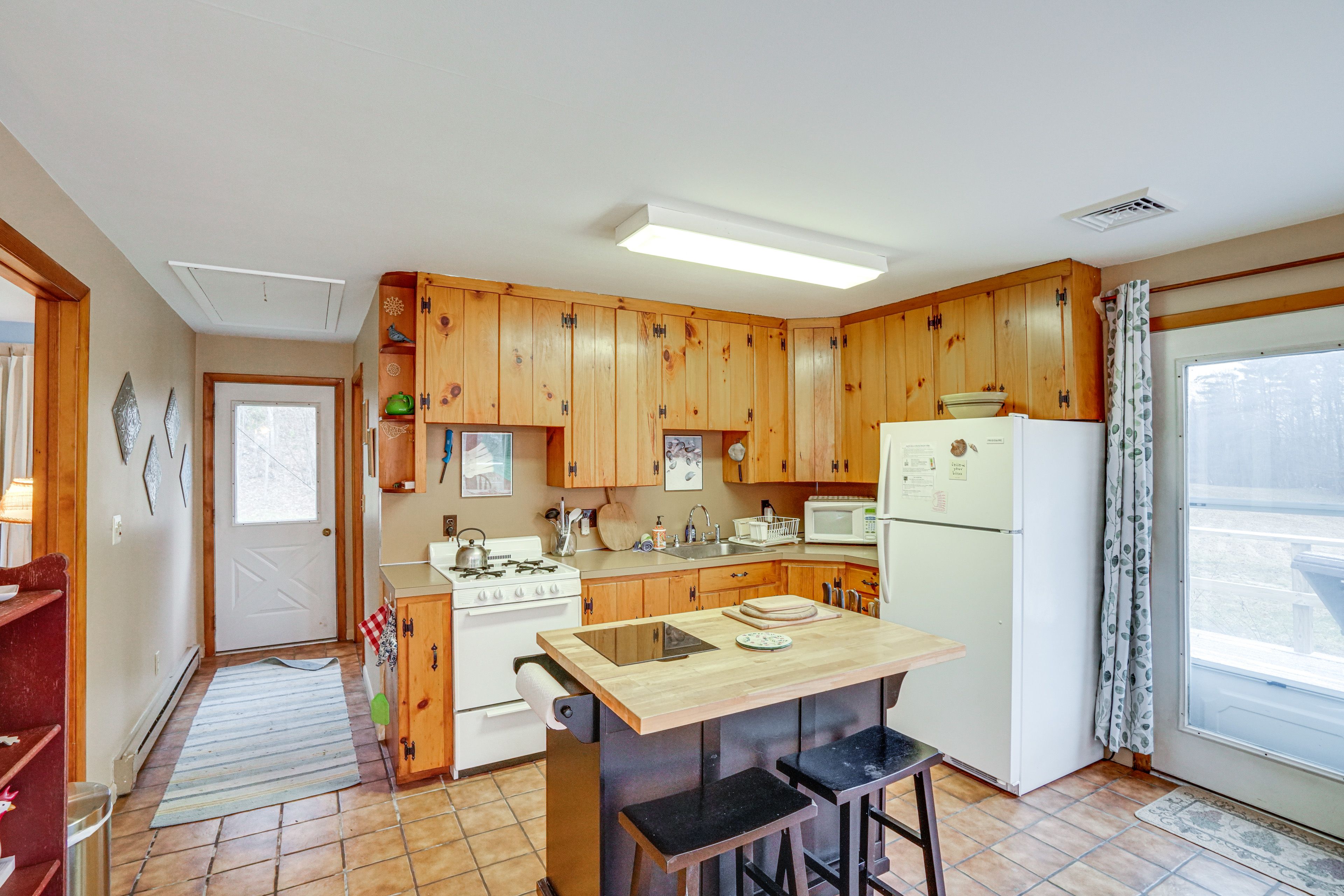 Kitchen | Cooking Basics | Drip Coffee Maker | Trash Bags/Paper Towels