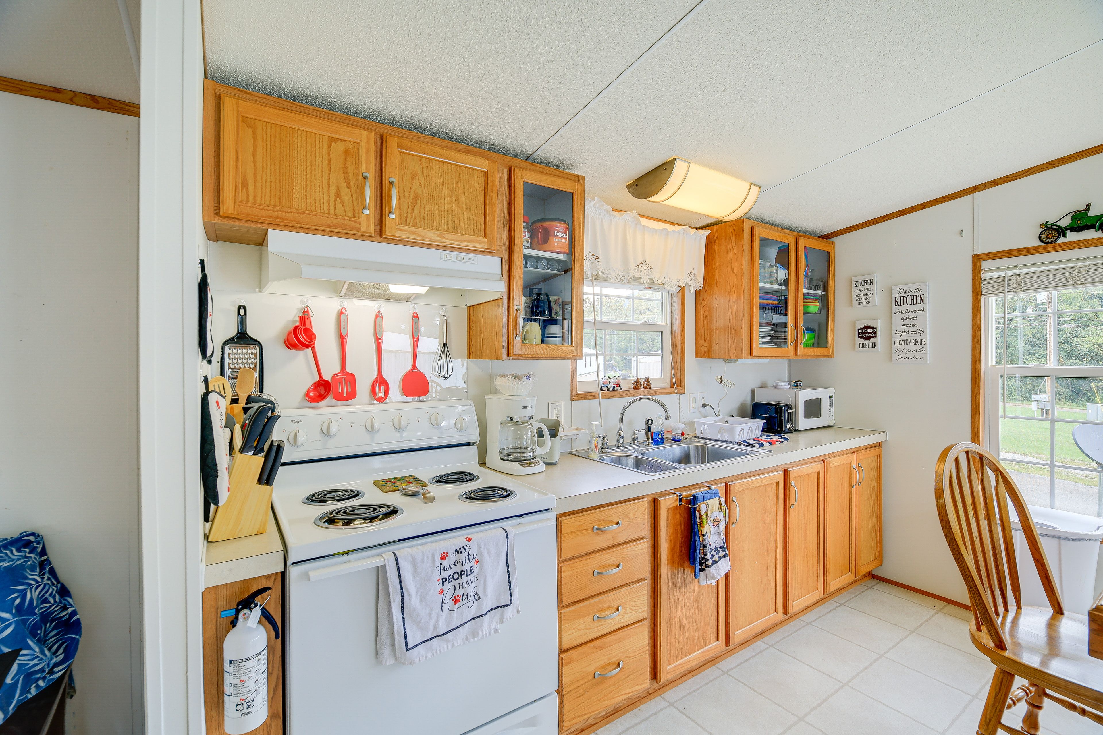 Kitchen | Cooking Basics | Coffee Maker | Trash Bags & Paper Towels Provided
