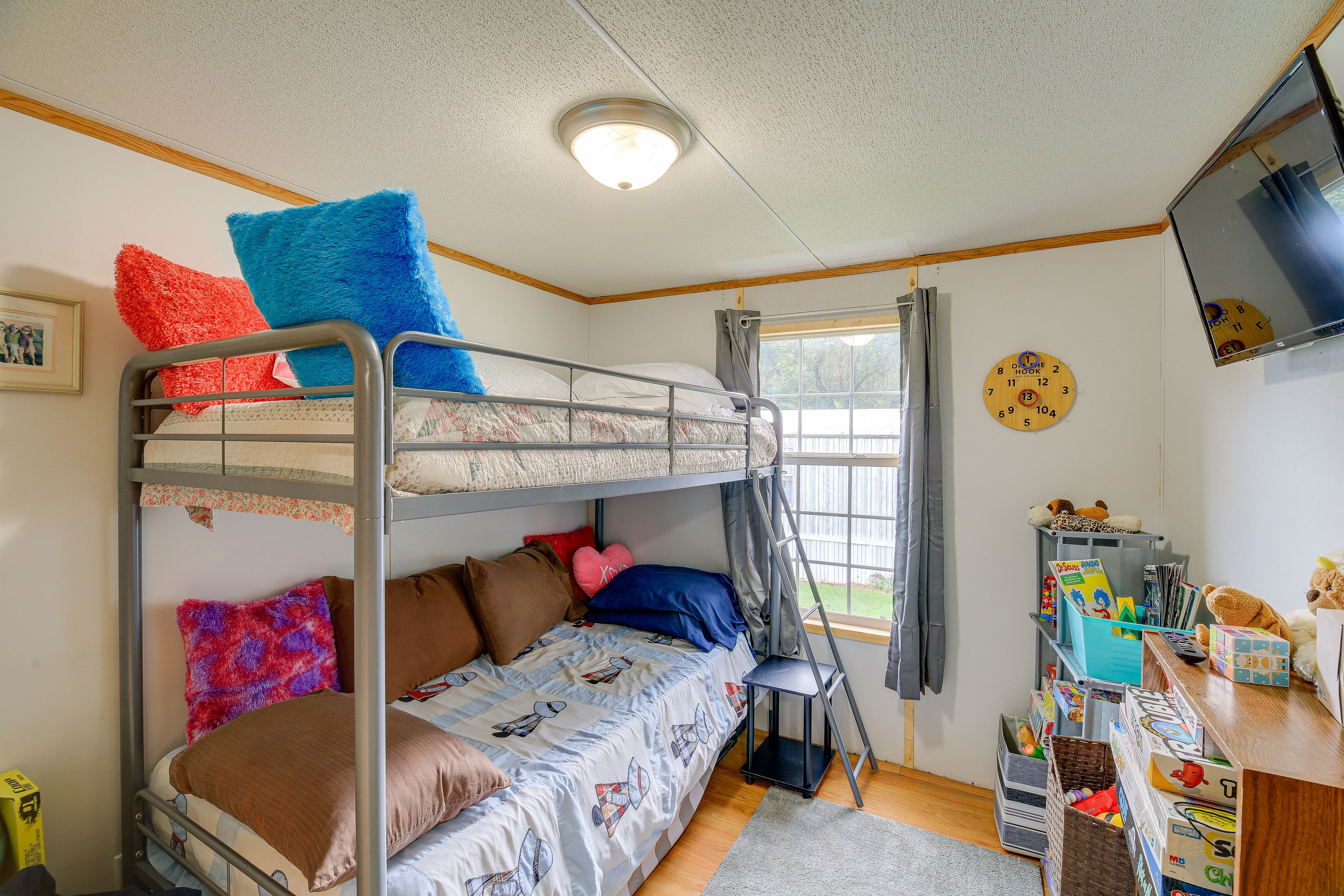 Bedroom 2 | Twin Bunk Bed w/ Twin Trundle Bed | Smart TV