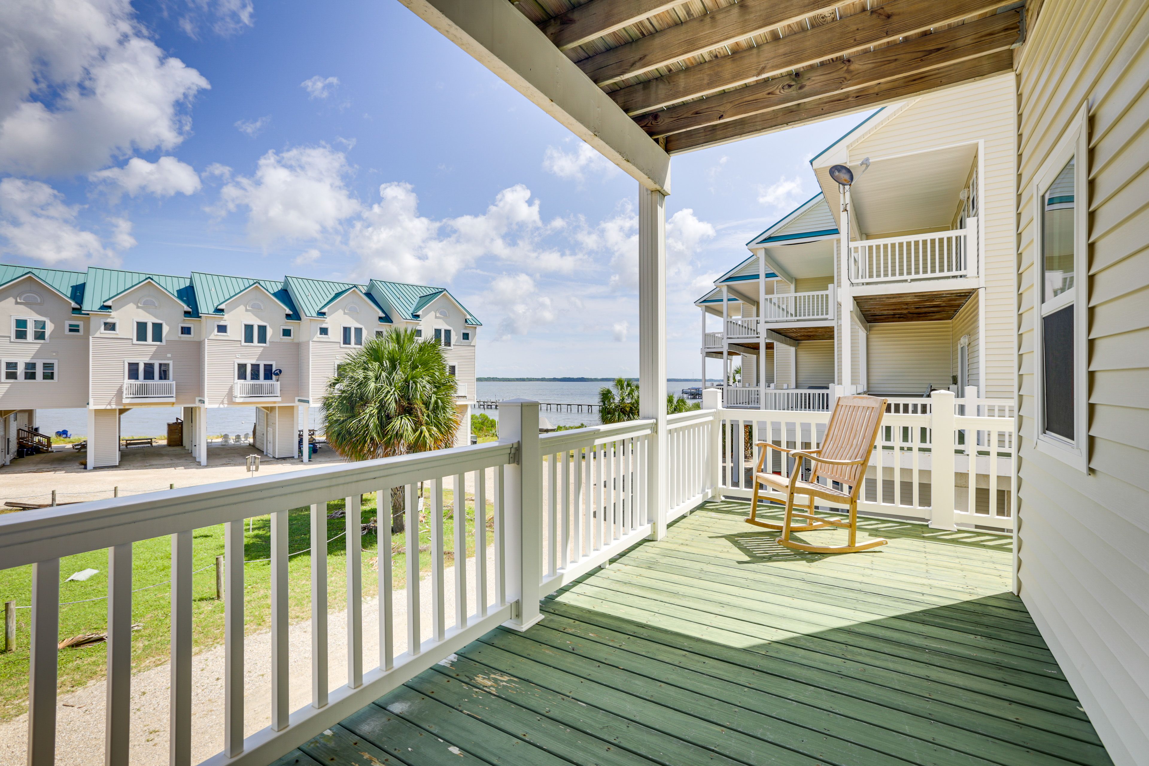 Deck | Outdoor Seating