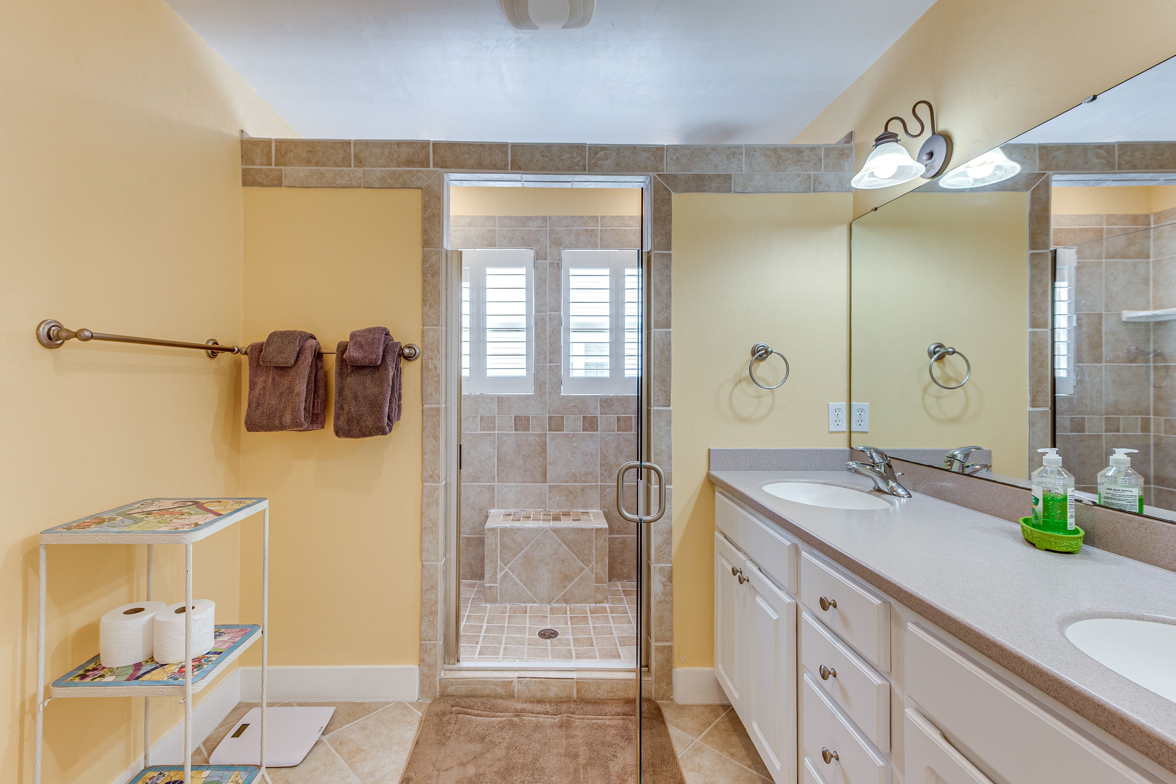 Full Bathroom | 2nd Floor