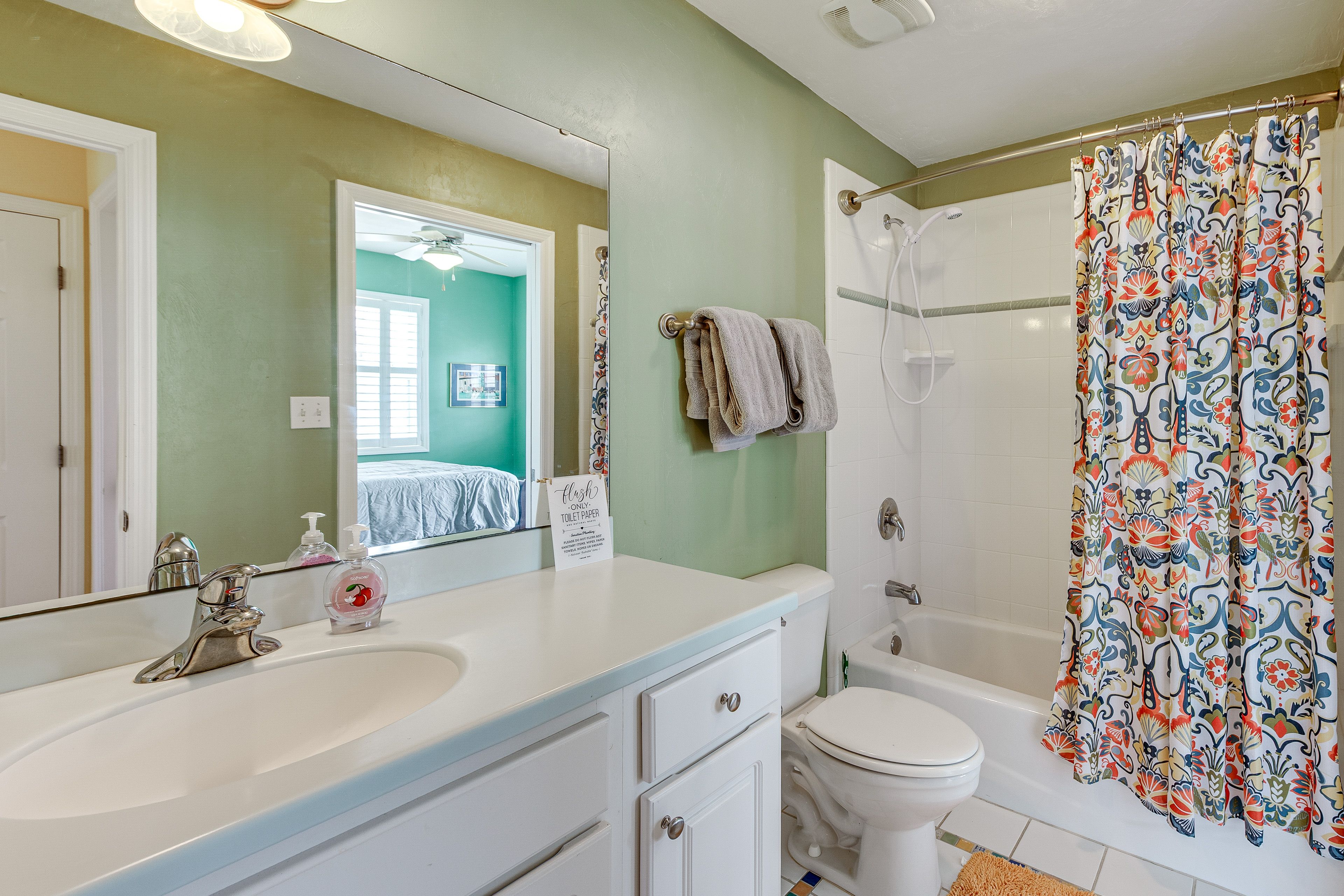 Full Bathroom | 1st Floor
