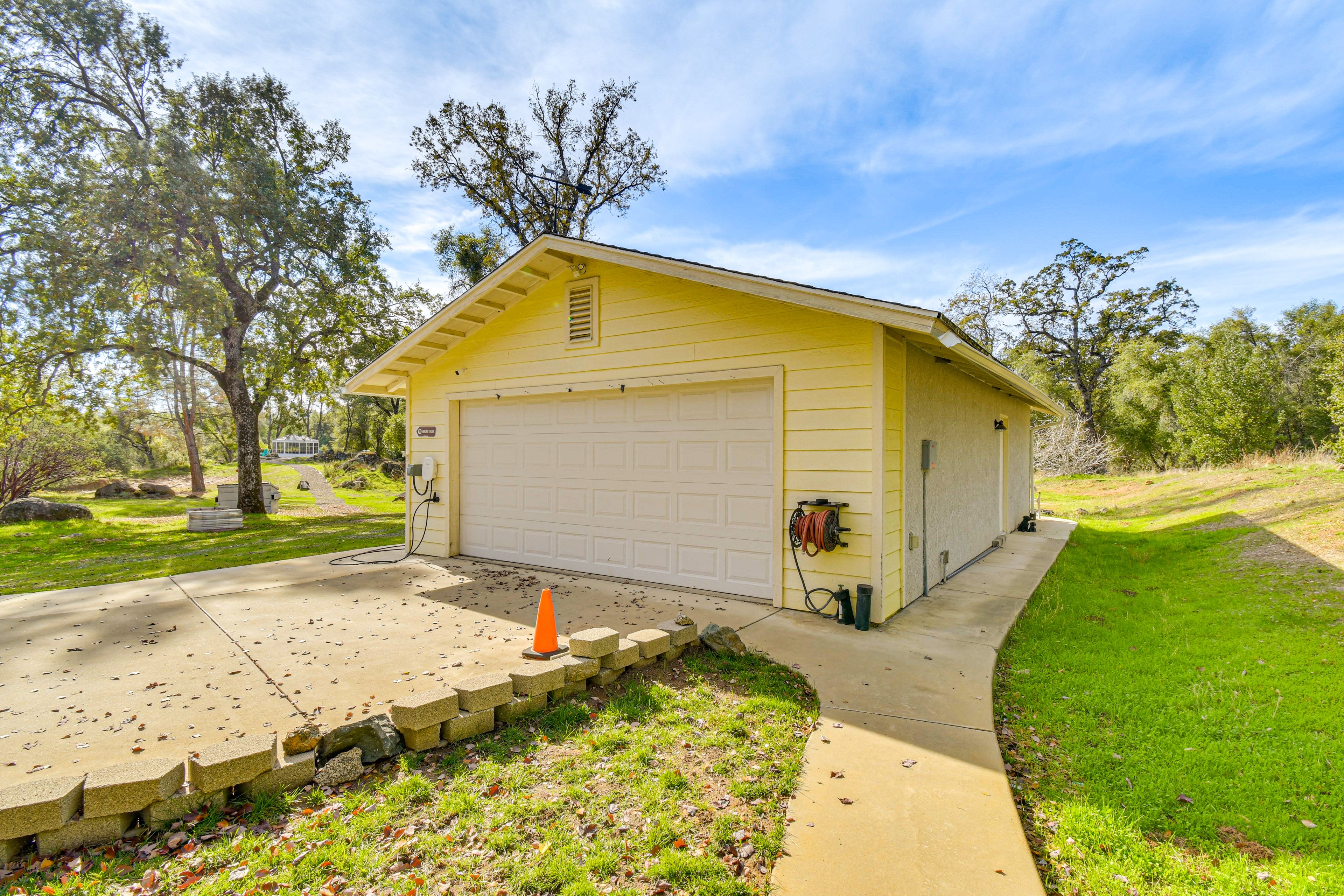 Parking | Driveway (6 Vehicles) | EV Charger Available