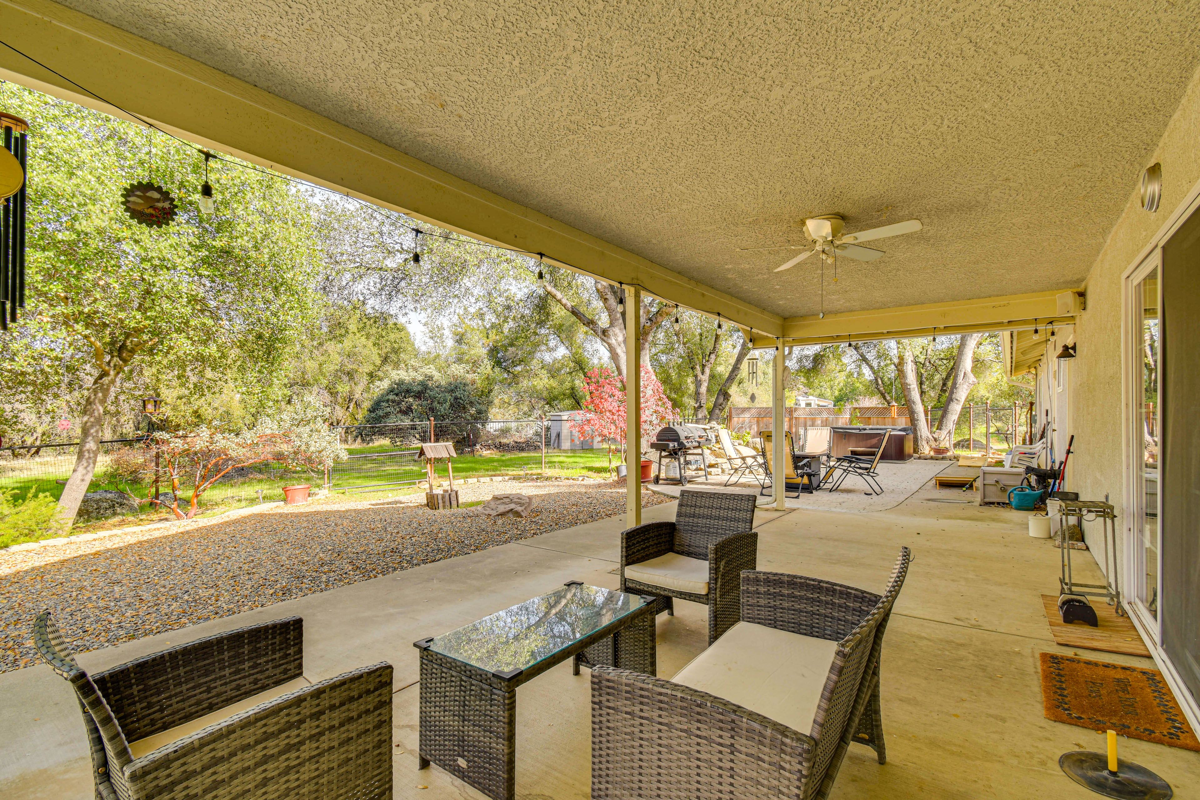 Covered Patio | Outdoor Dining