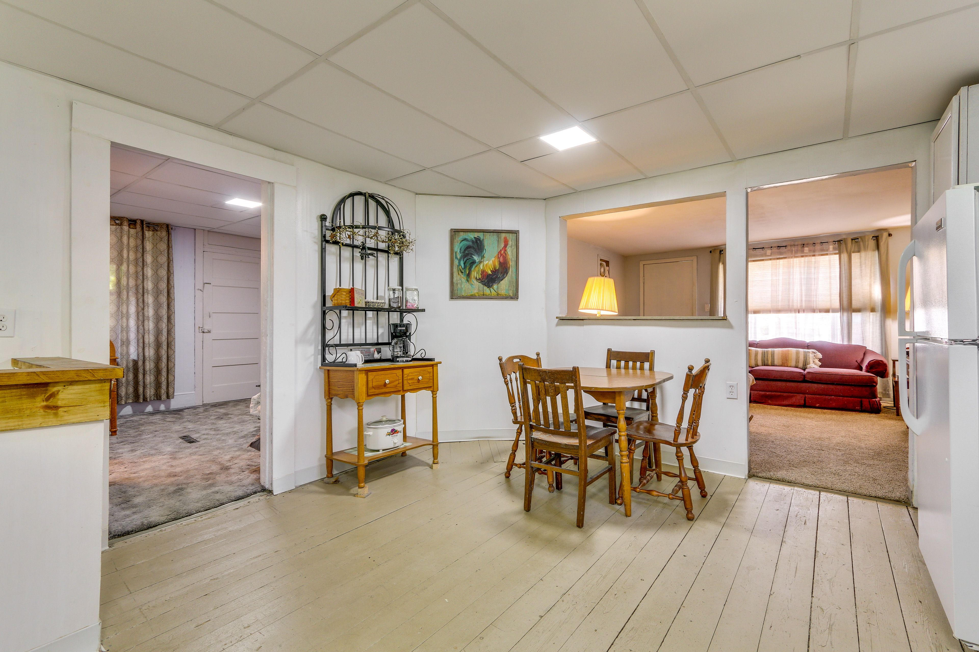 Dining Area | Dishware/Flatware Provided