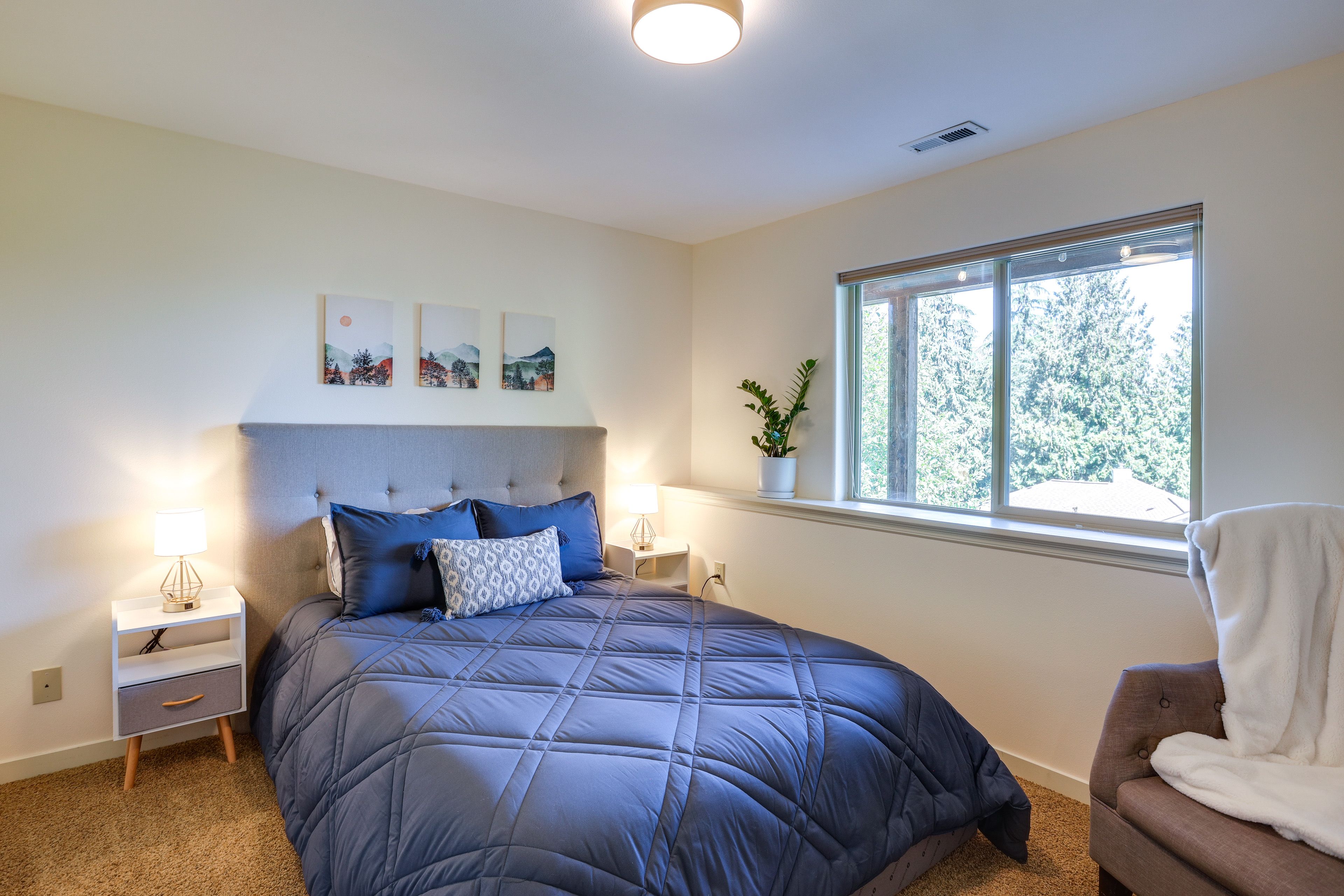 Bedroom 2 | Queen Bed