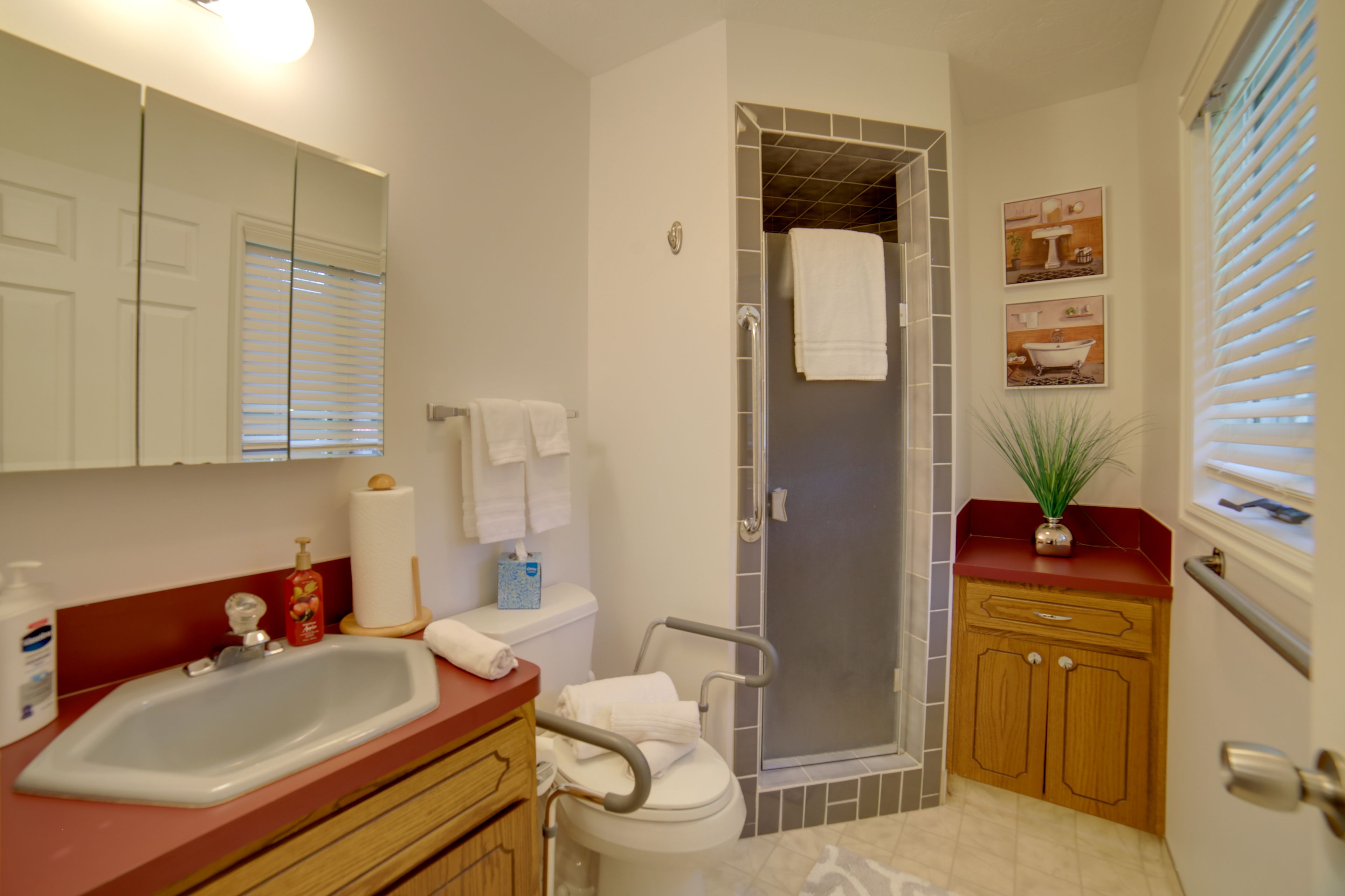 Full Bathroom | Main Level | Walk-In Shower | Complimentary Toiletries