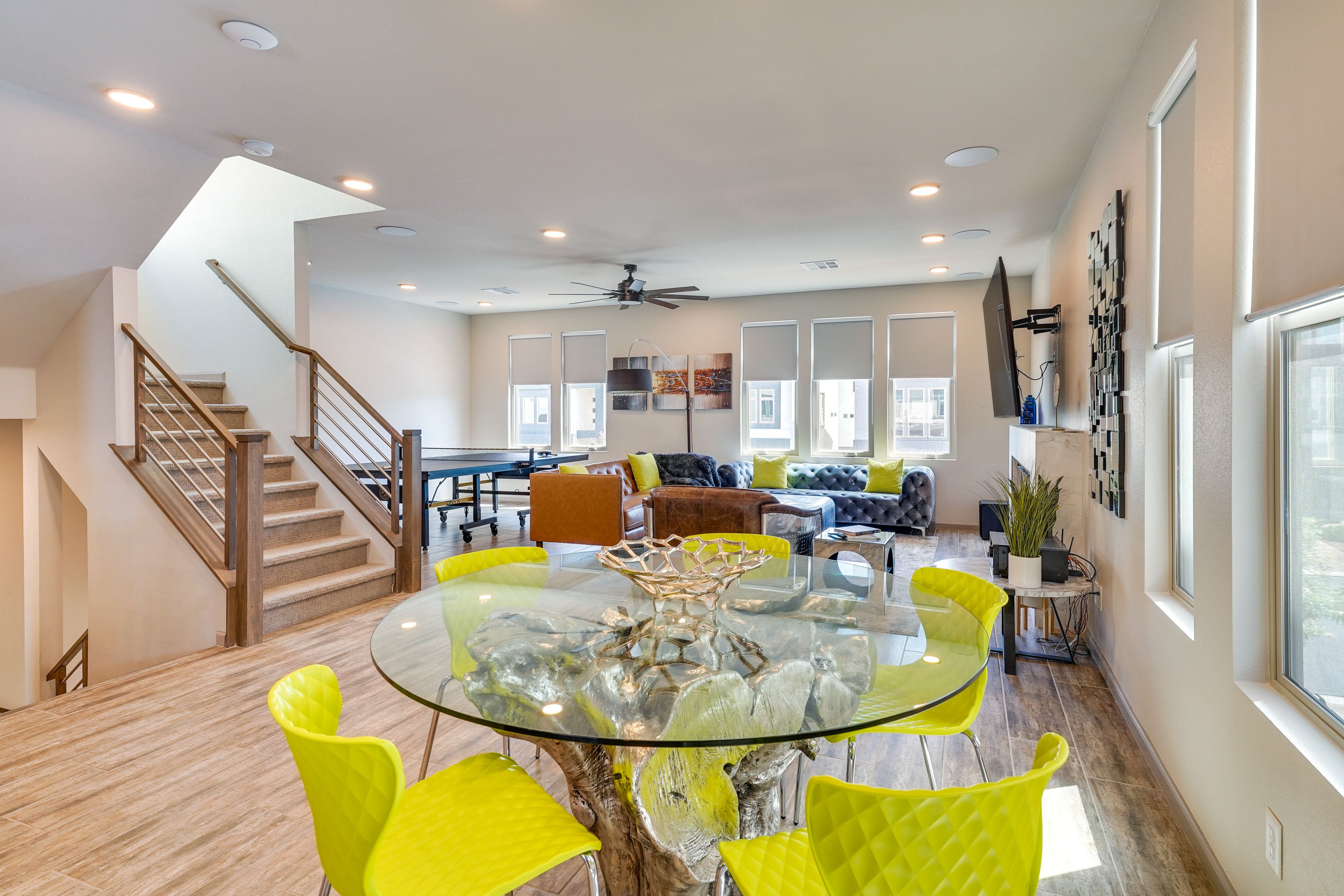 Dining Area | Dishware/Flatware Provided