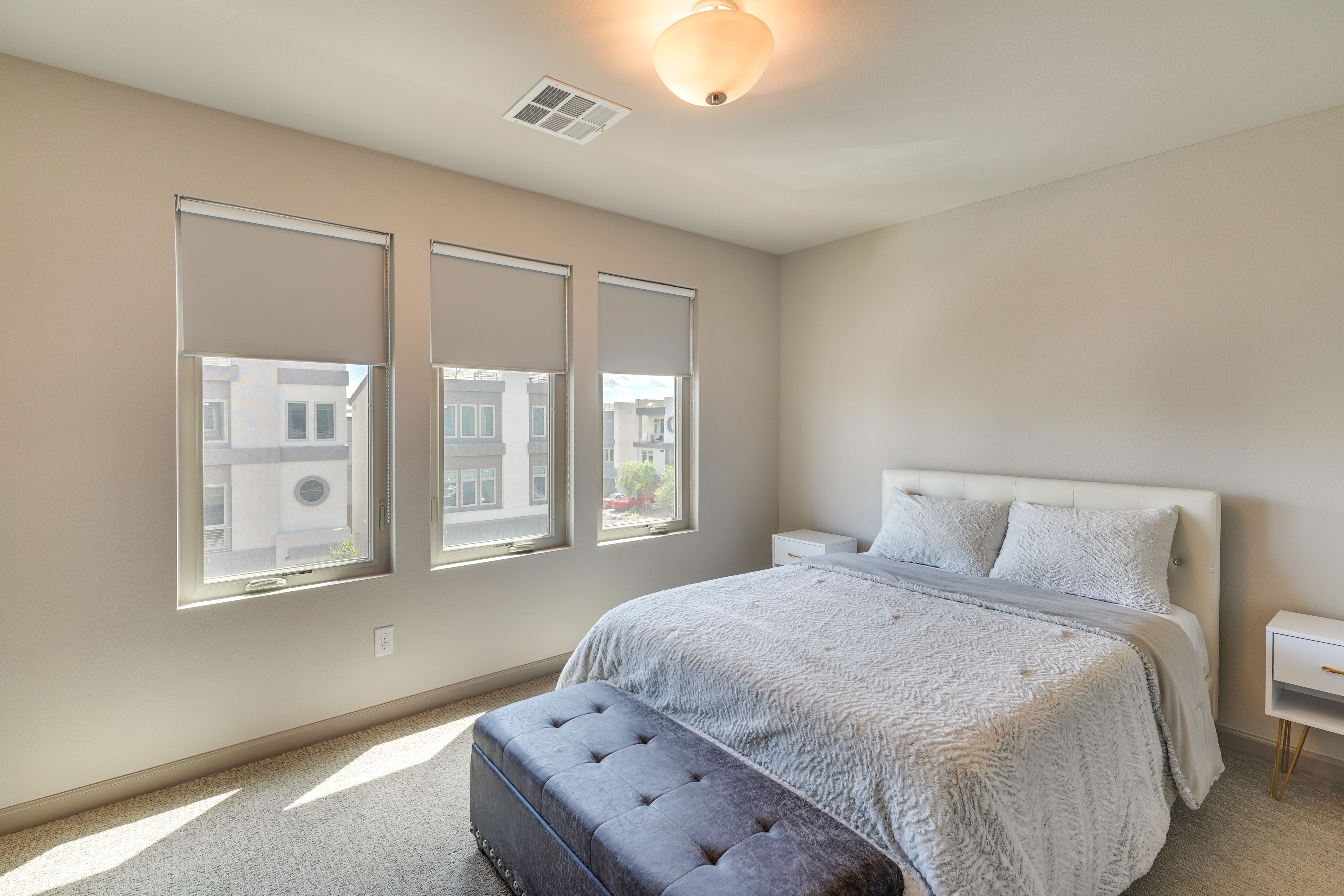Bedroom 2 | Queen Bed