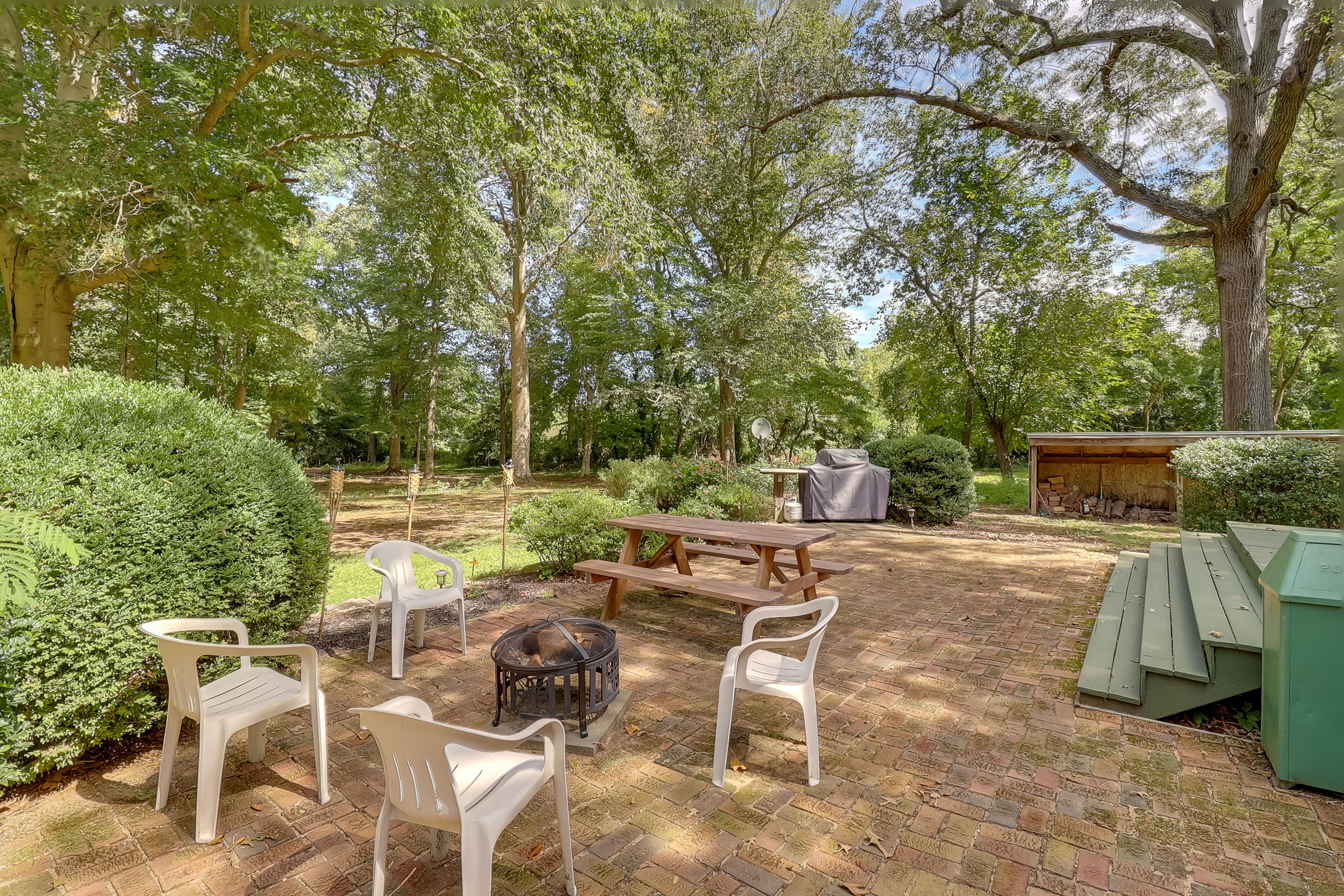 Patio | Fire Pit | Wood Provided | Gas Grill