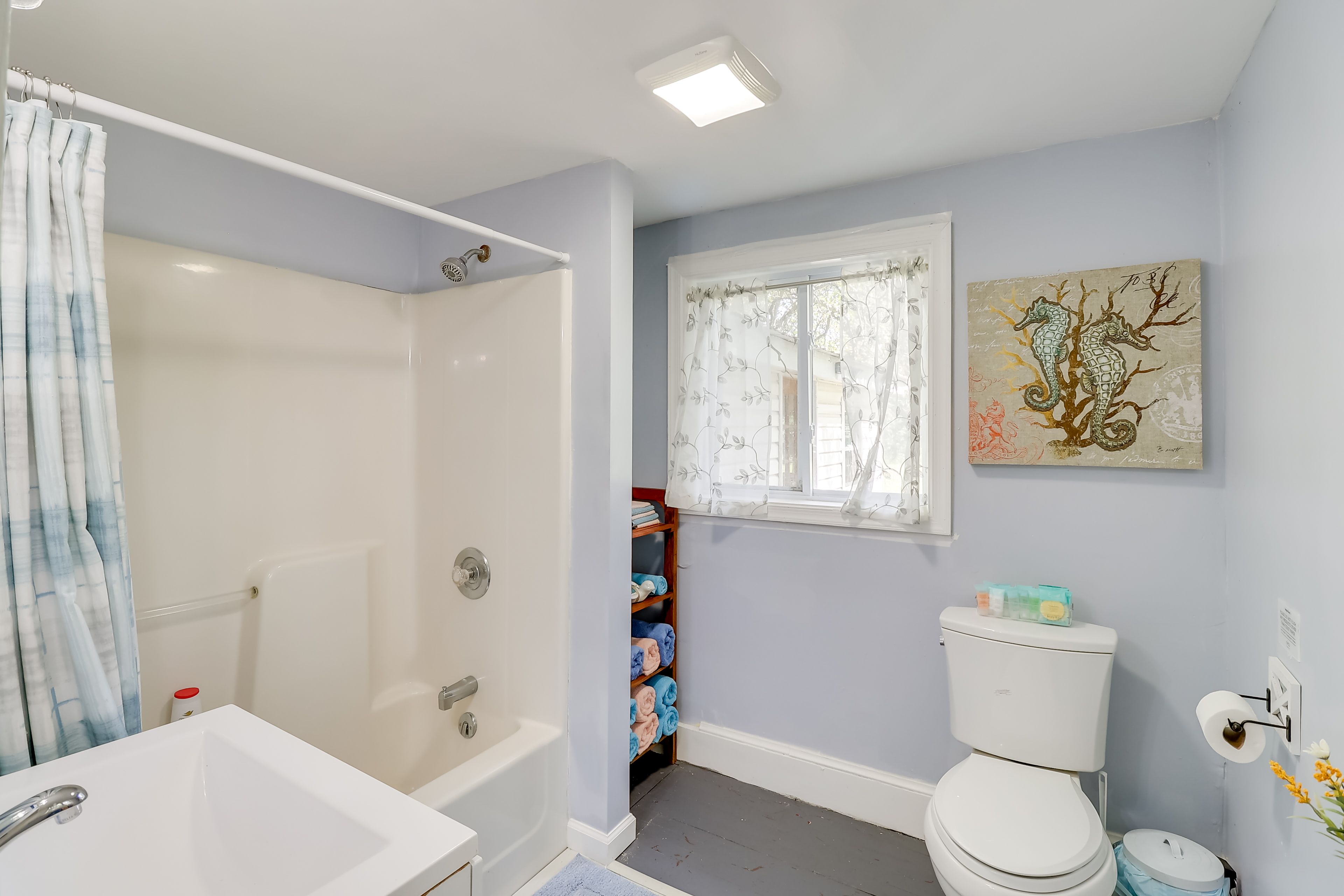 En-Suite Bathroom (Guest House)