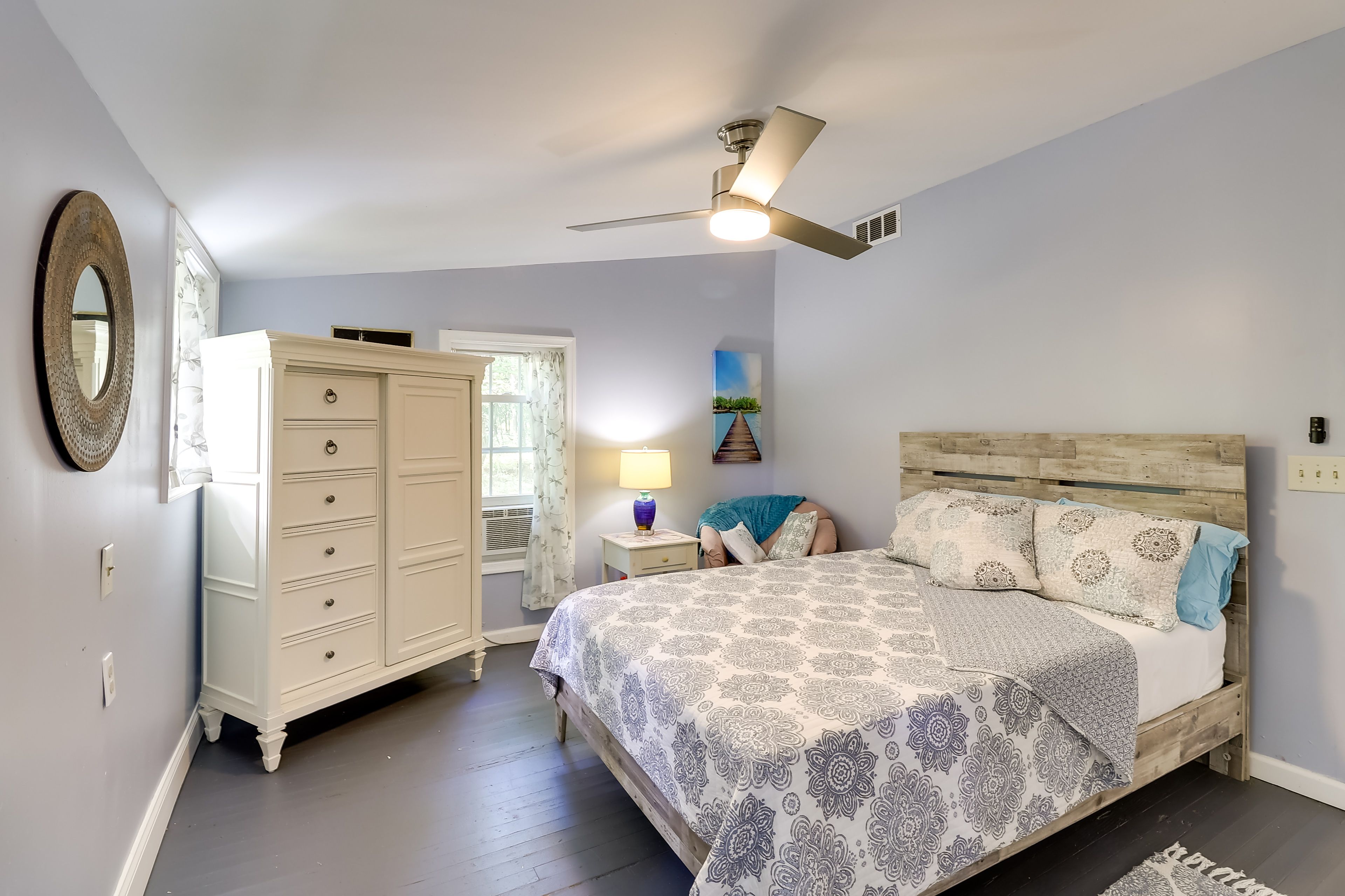 Bedroom 5 (Guest House) | Queen Bed | Linens Provided | En-Suite Bathroom