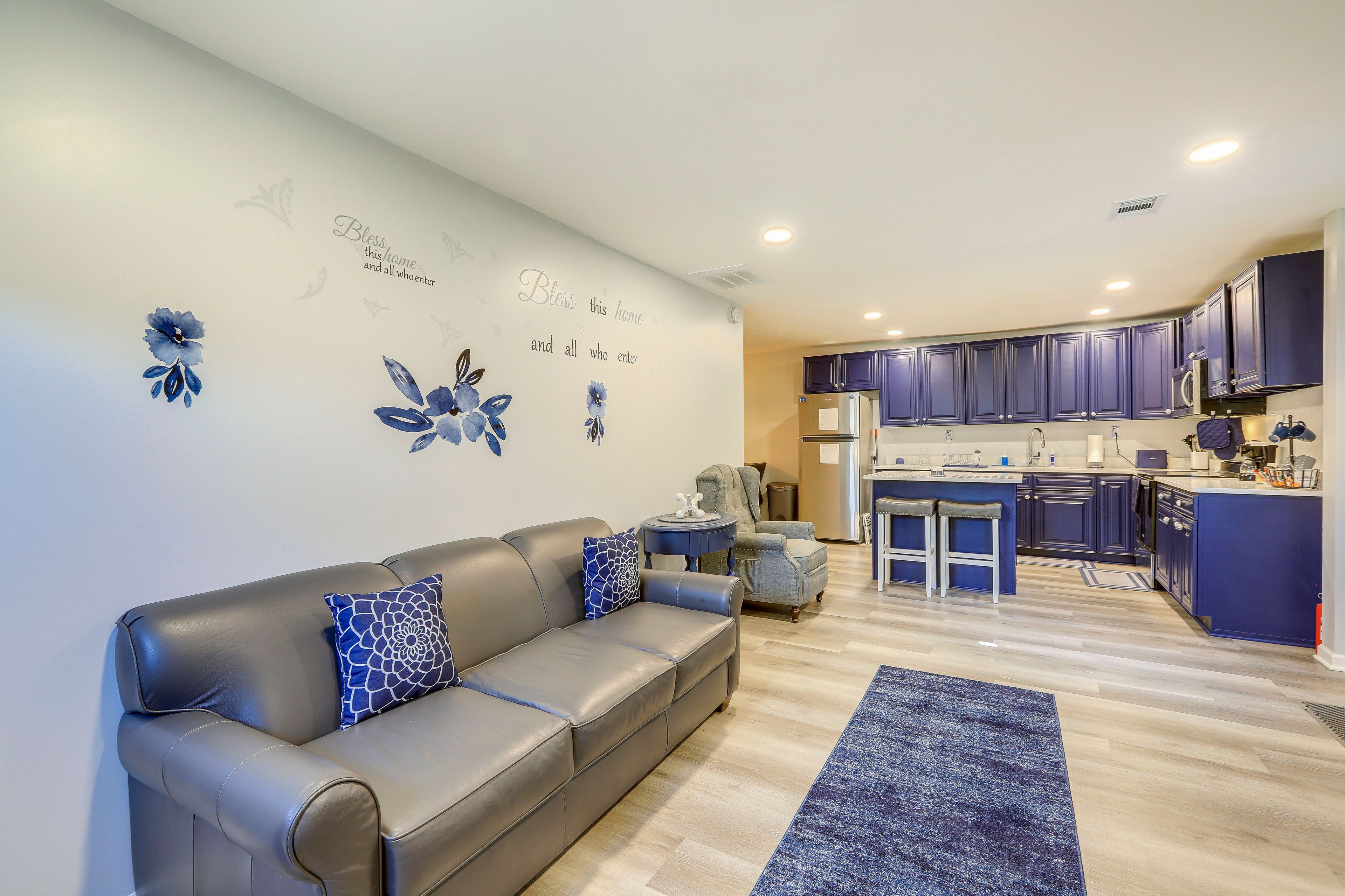 Living Room | Free WiFi | Smart TV | Central A/C