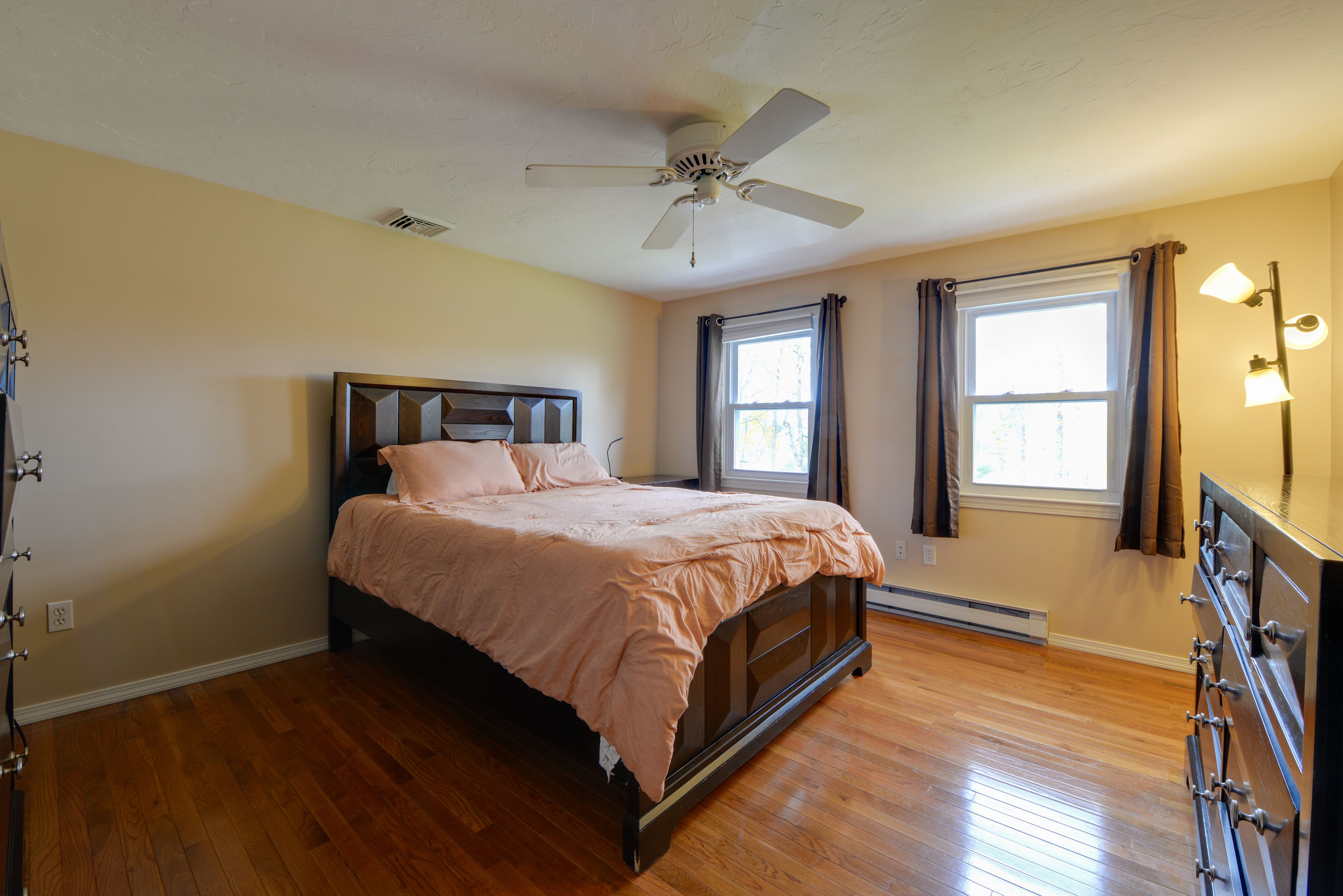 Bedroom 2 | 2nd Floor | Queen Bed