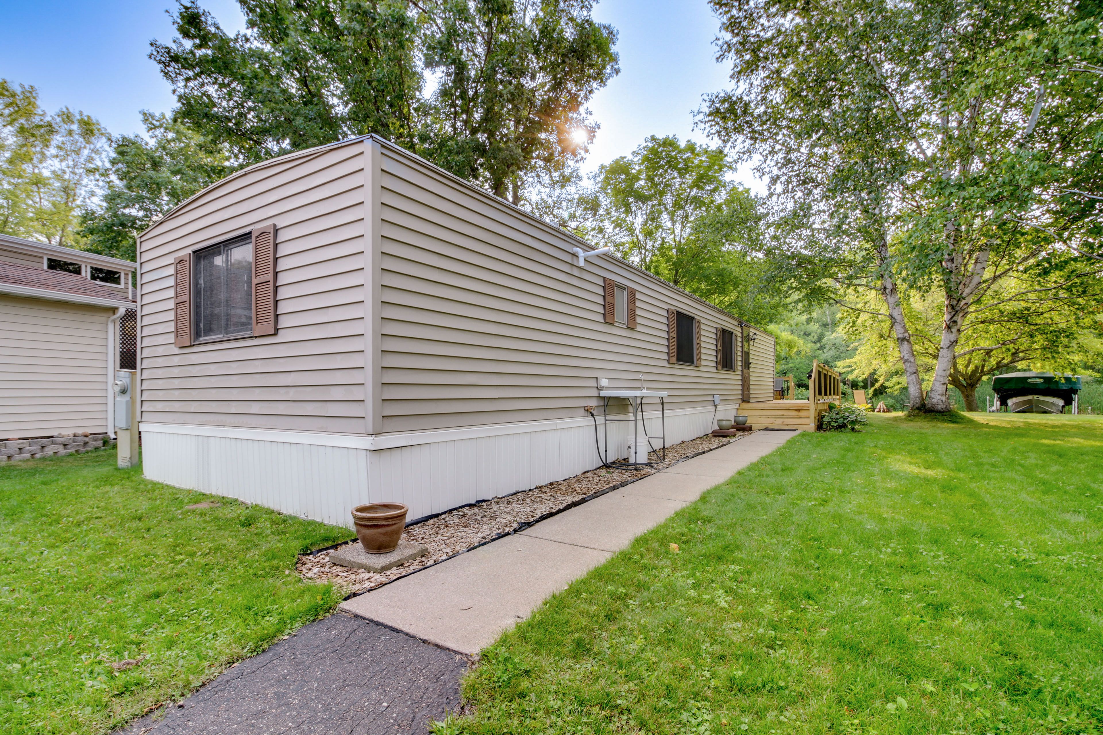 Parking | Driveway (3 Vehicles) | RV/Trailer Parking Allowed