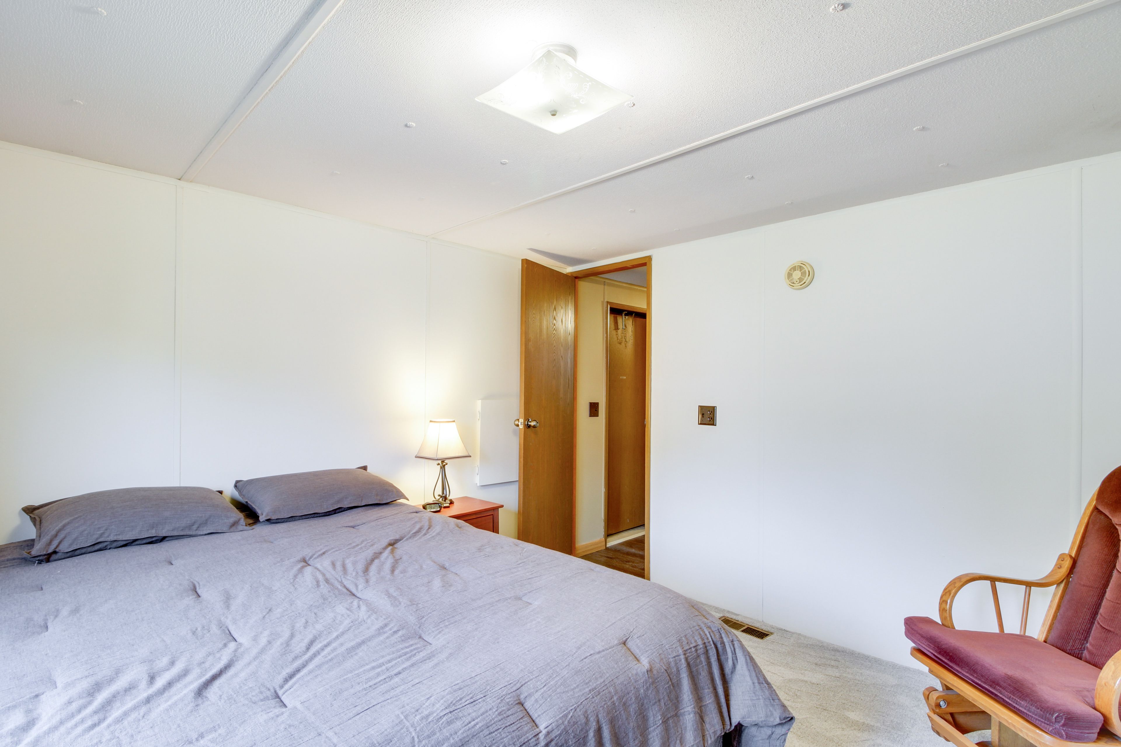 Bedroom 1 | Queen Bed