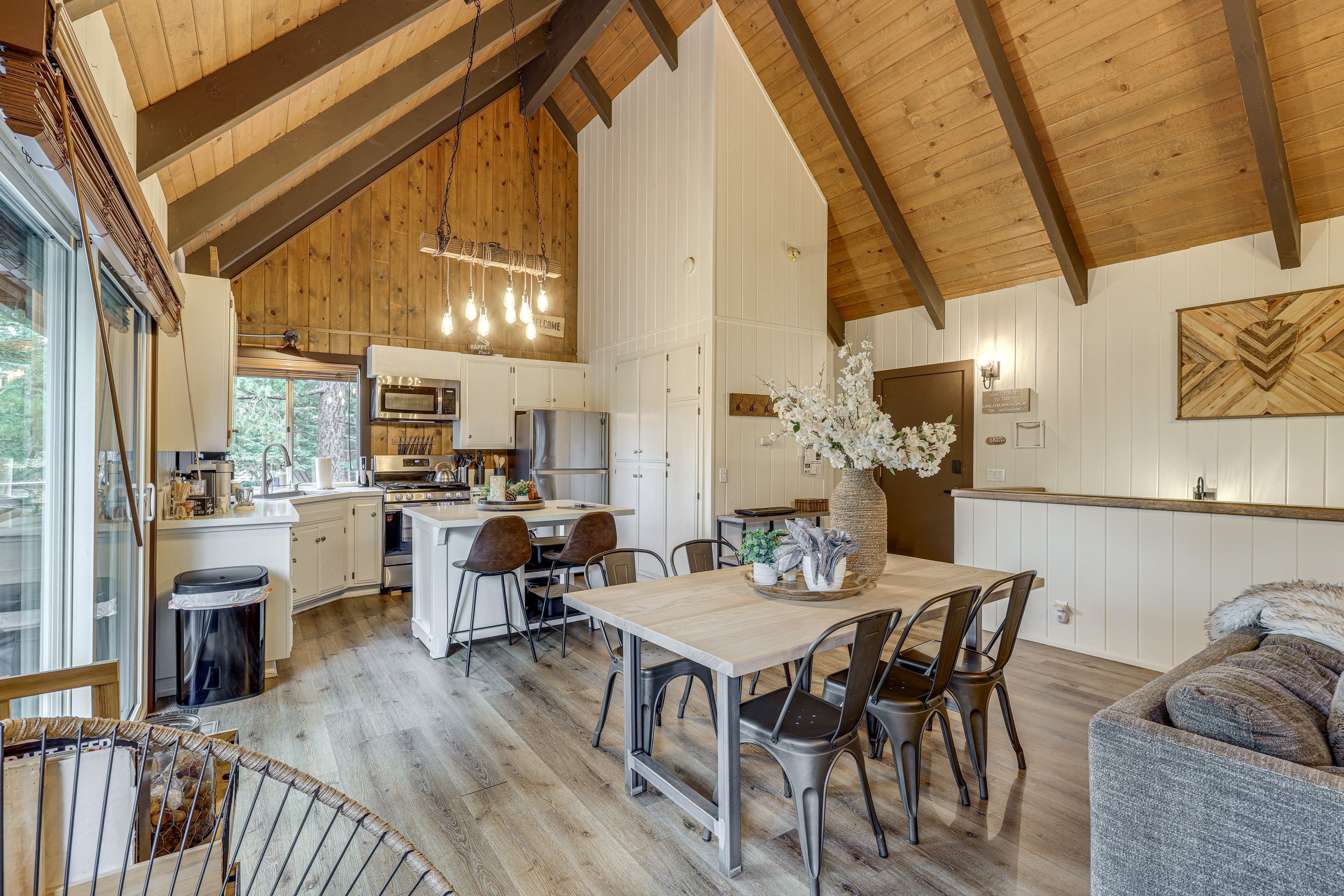 Dining Area | Main Floor | Free WiFi | Central A/C & Heating