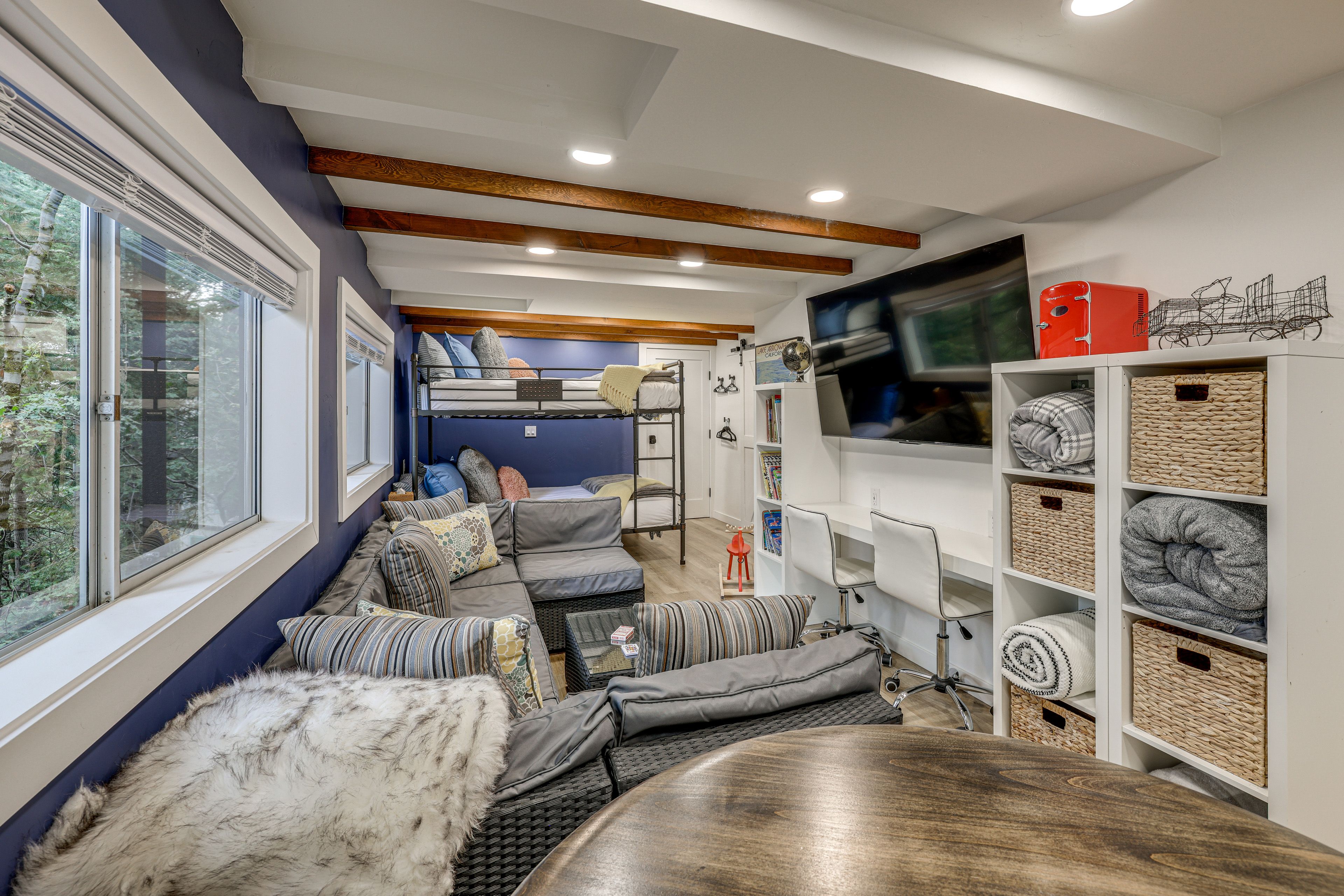 Bedroom 3 (Basement) | Queen Bunk Bed