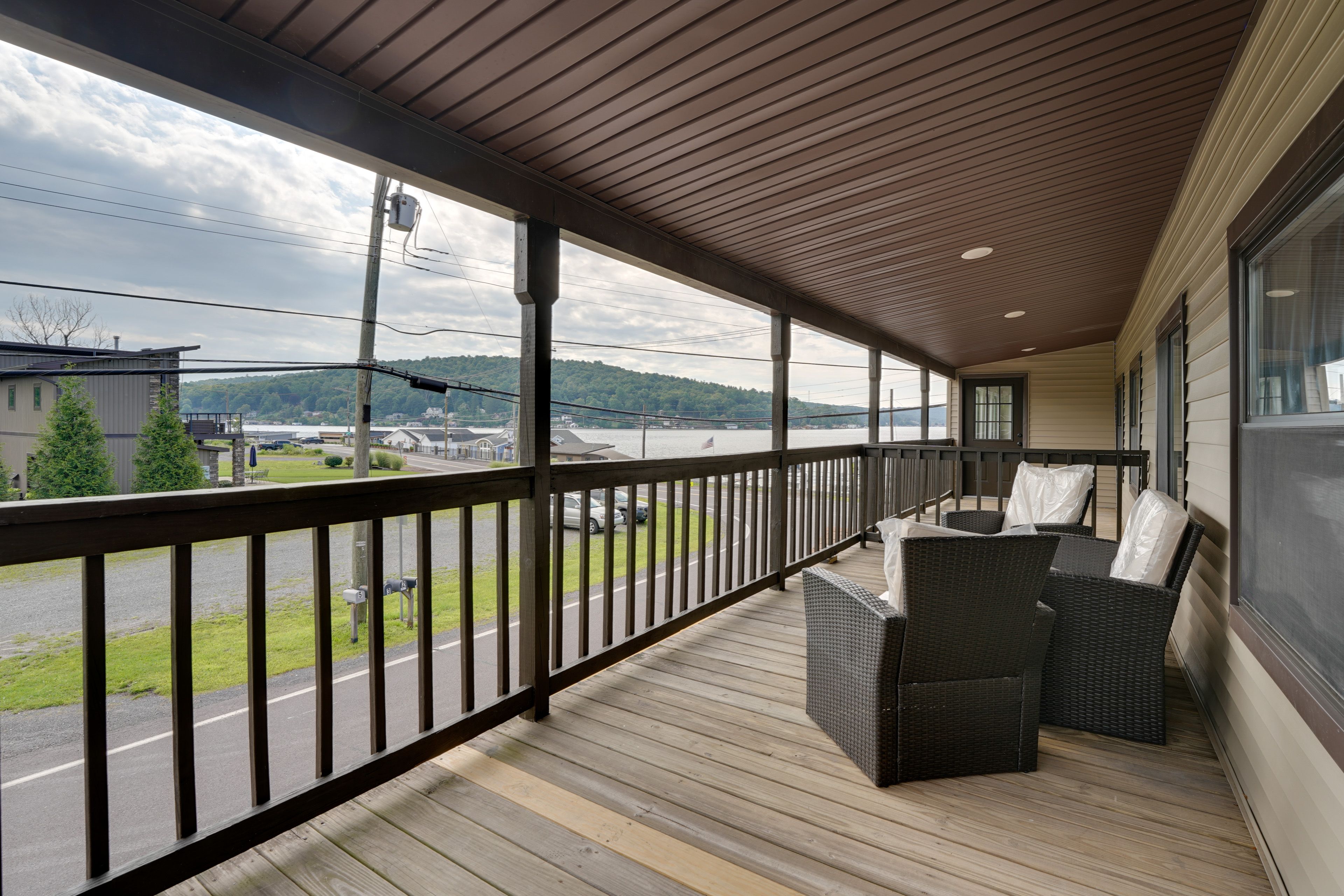 Side Deck