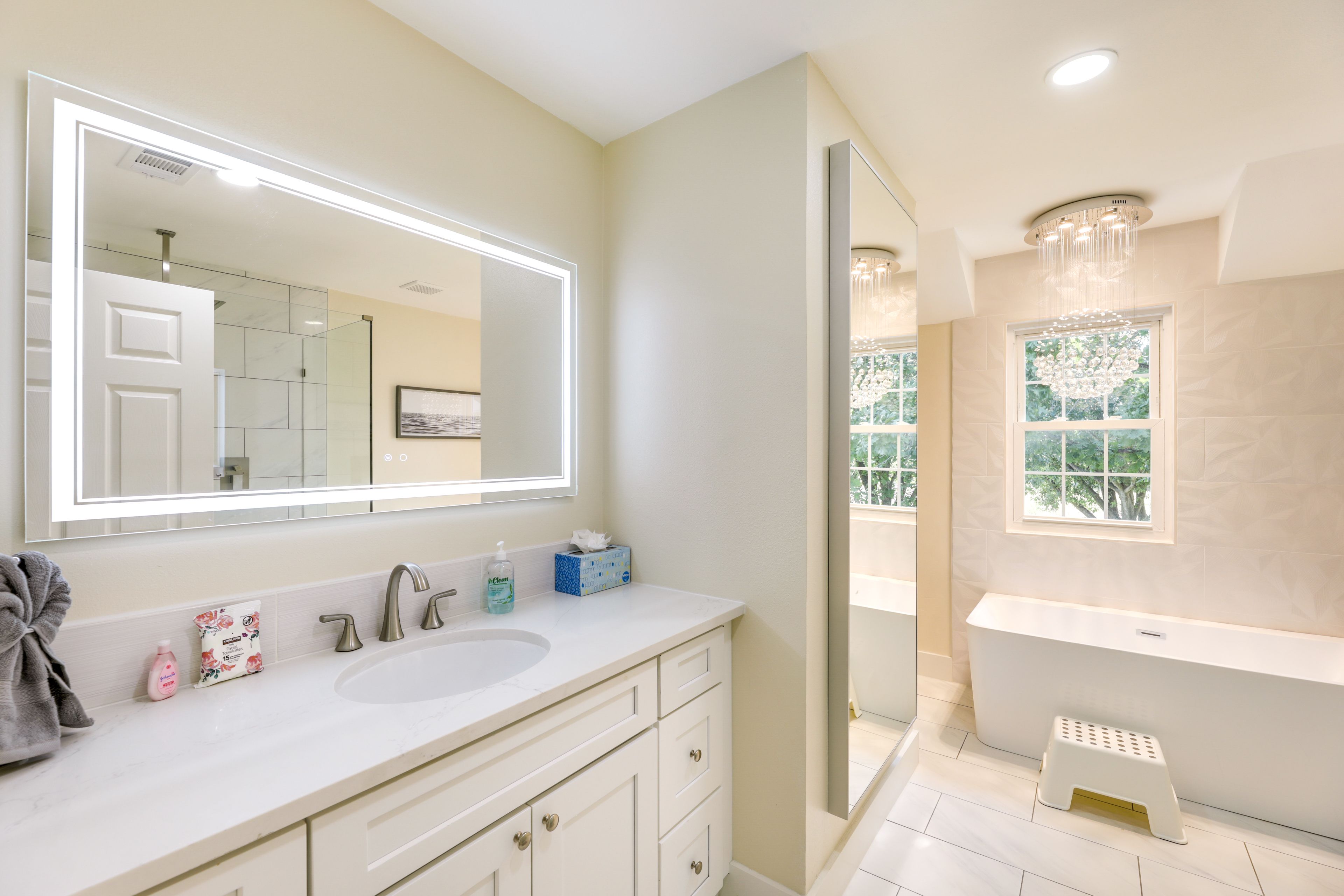 Full Bathroom | 2nd Floor | Towels Provided