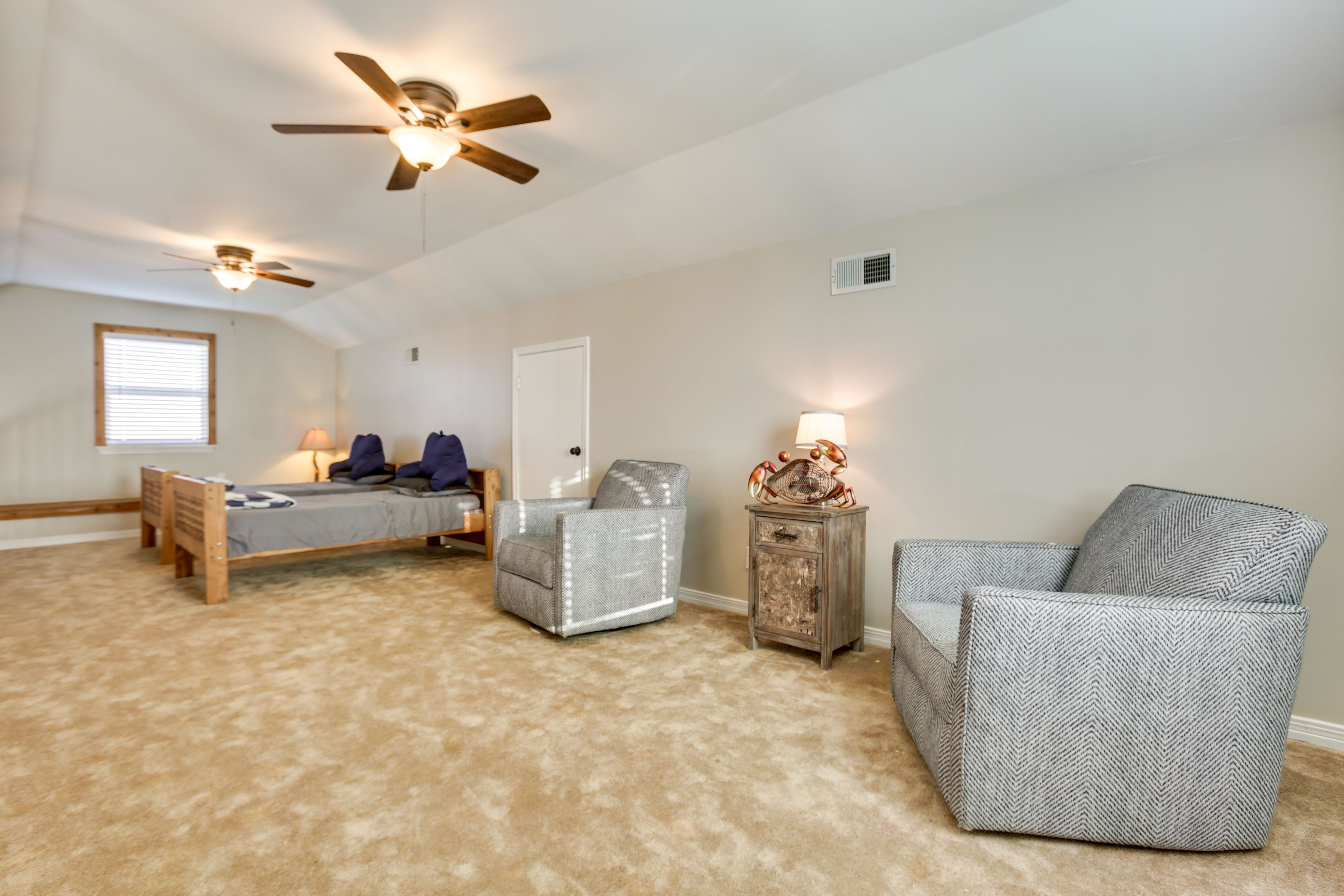 Loft | 2 Twin Beds | Upper Level | Linens Provided