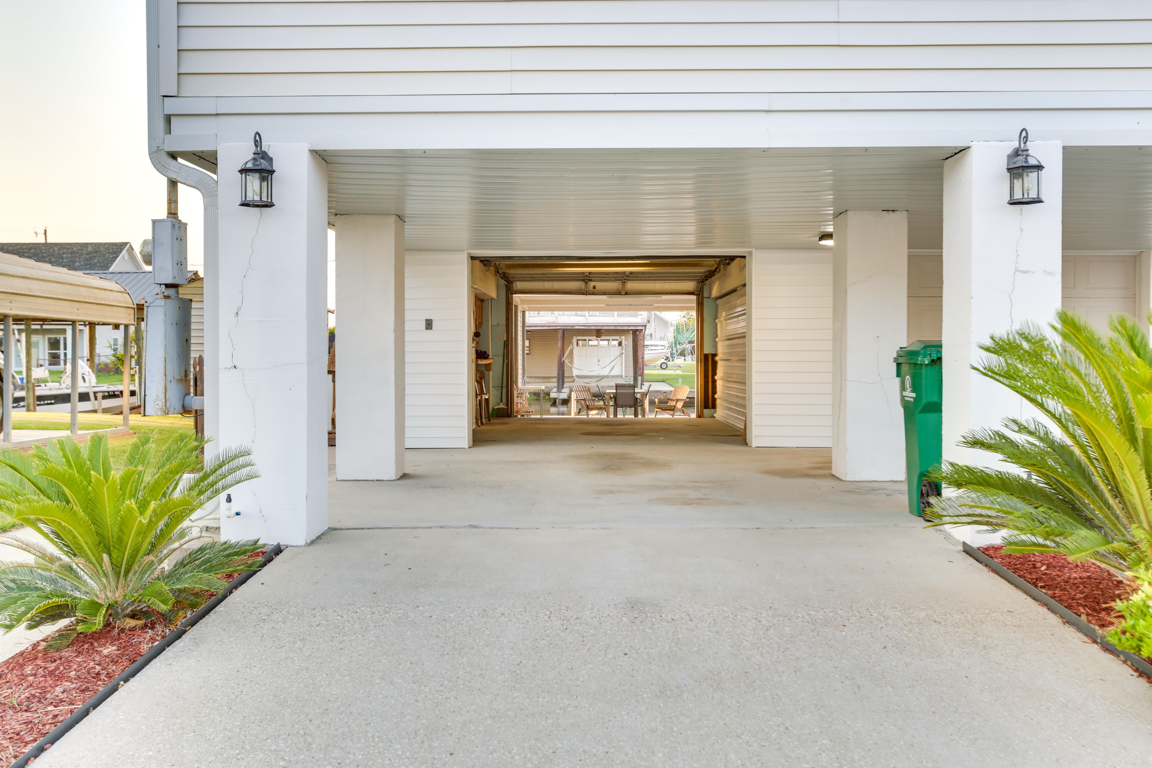 Parking | Driveway (4 Vehicles)