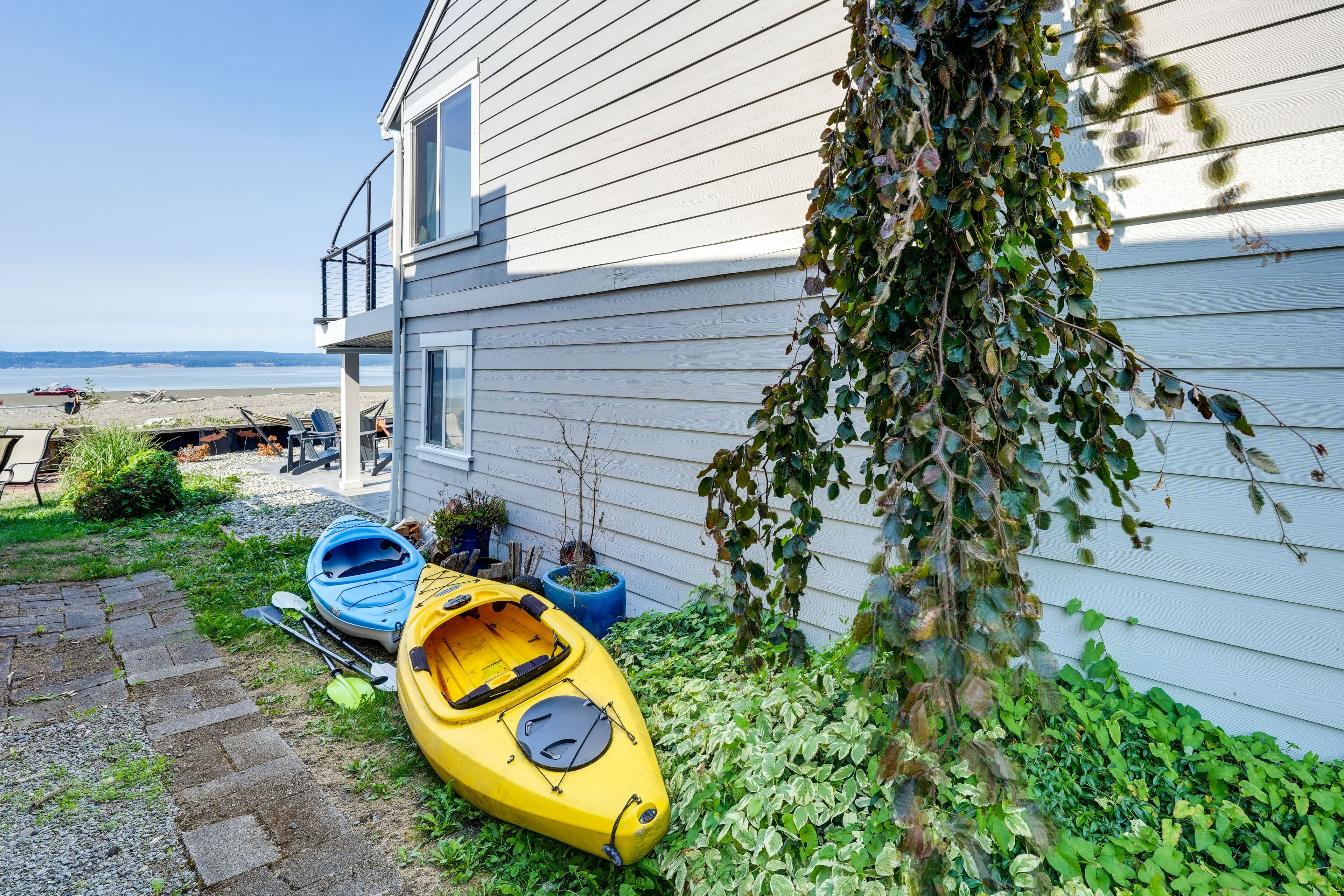 2 Kayaks | Paddleboard