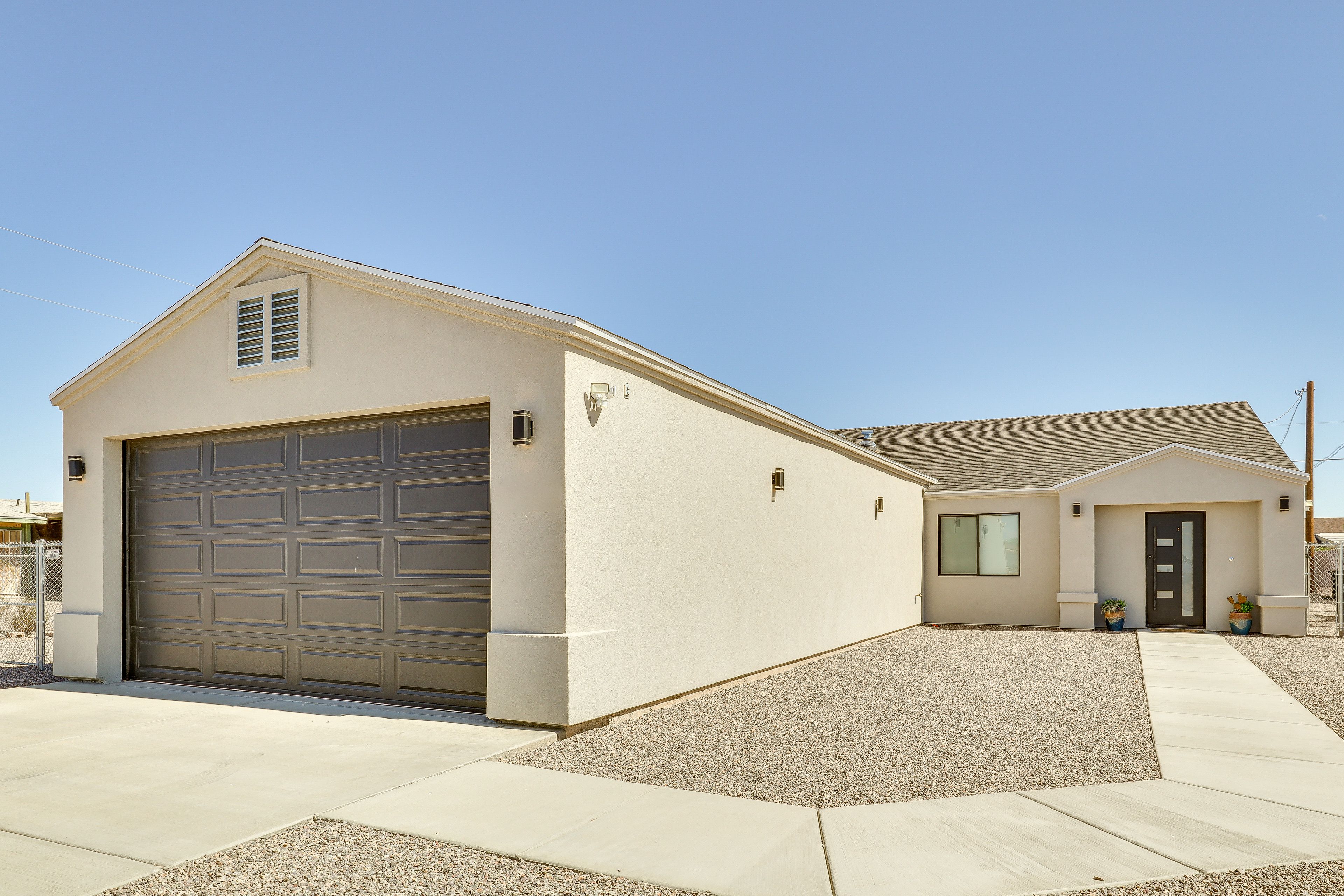 Parking | Driveway (2 Vehicles) | RV/Trailer