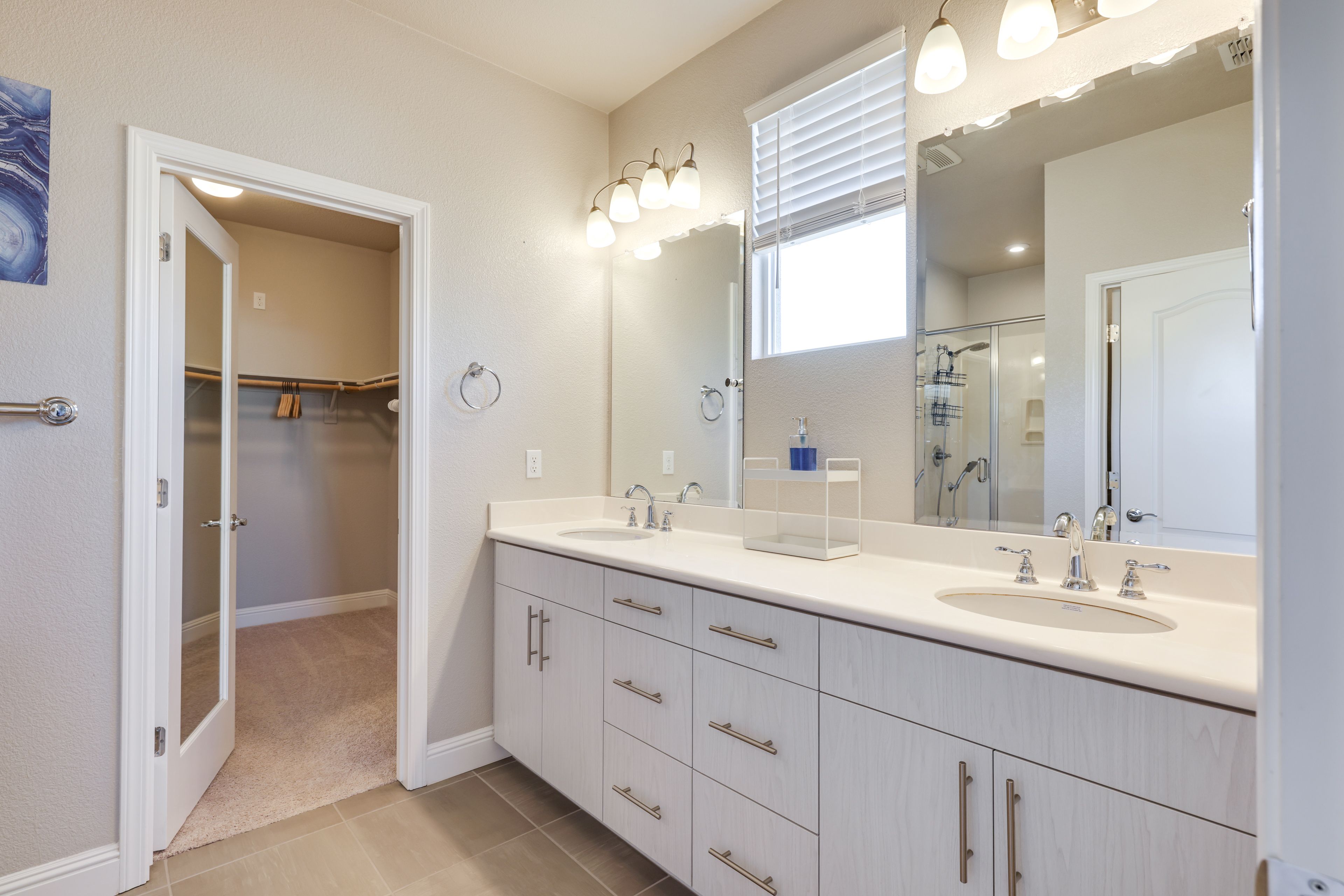 Full Bathroom | Towels Provided | 2nd Floor | Walk-In Closet