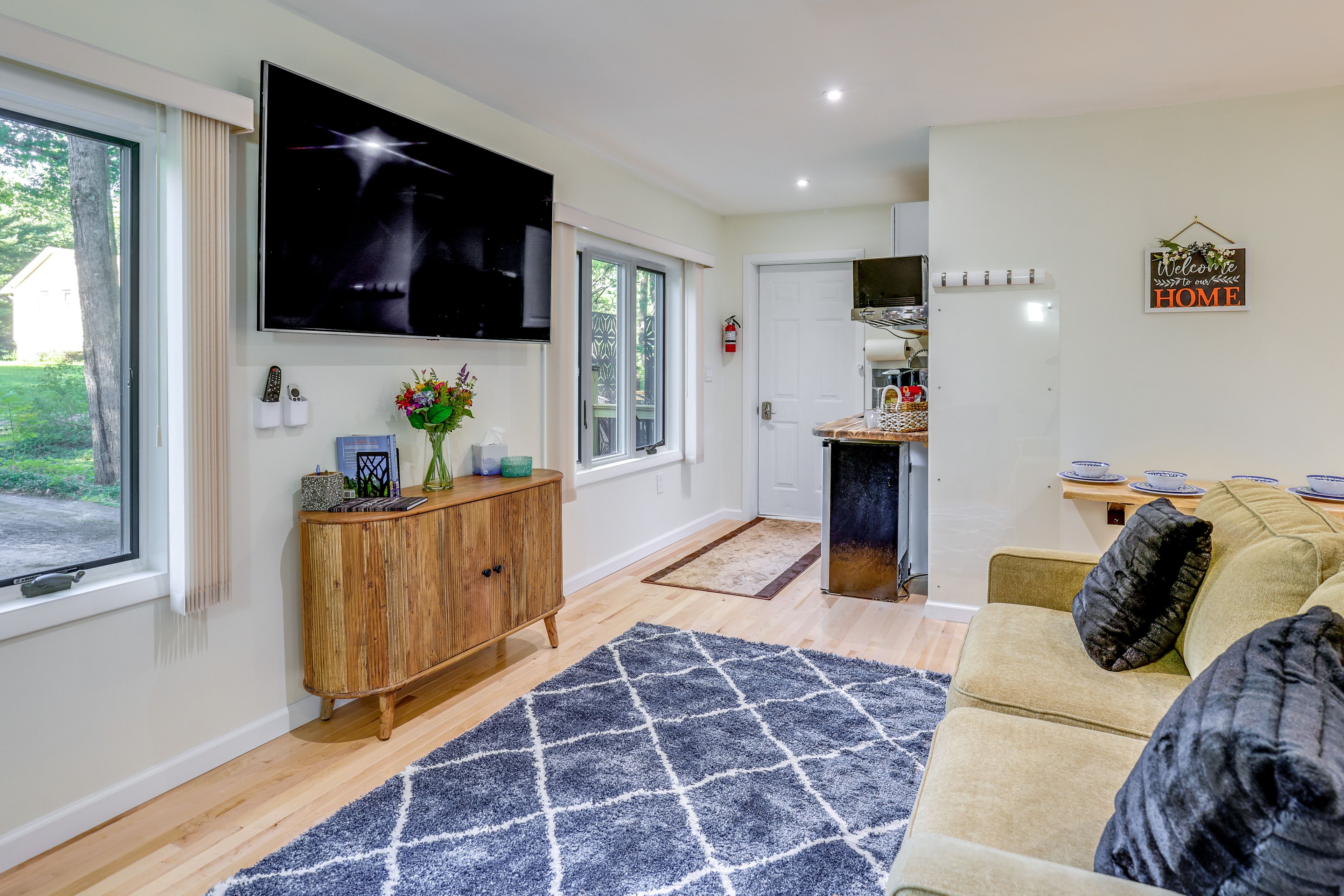 Living Area | Smart TV | Free WiFi | Mini Split A/C & Heat