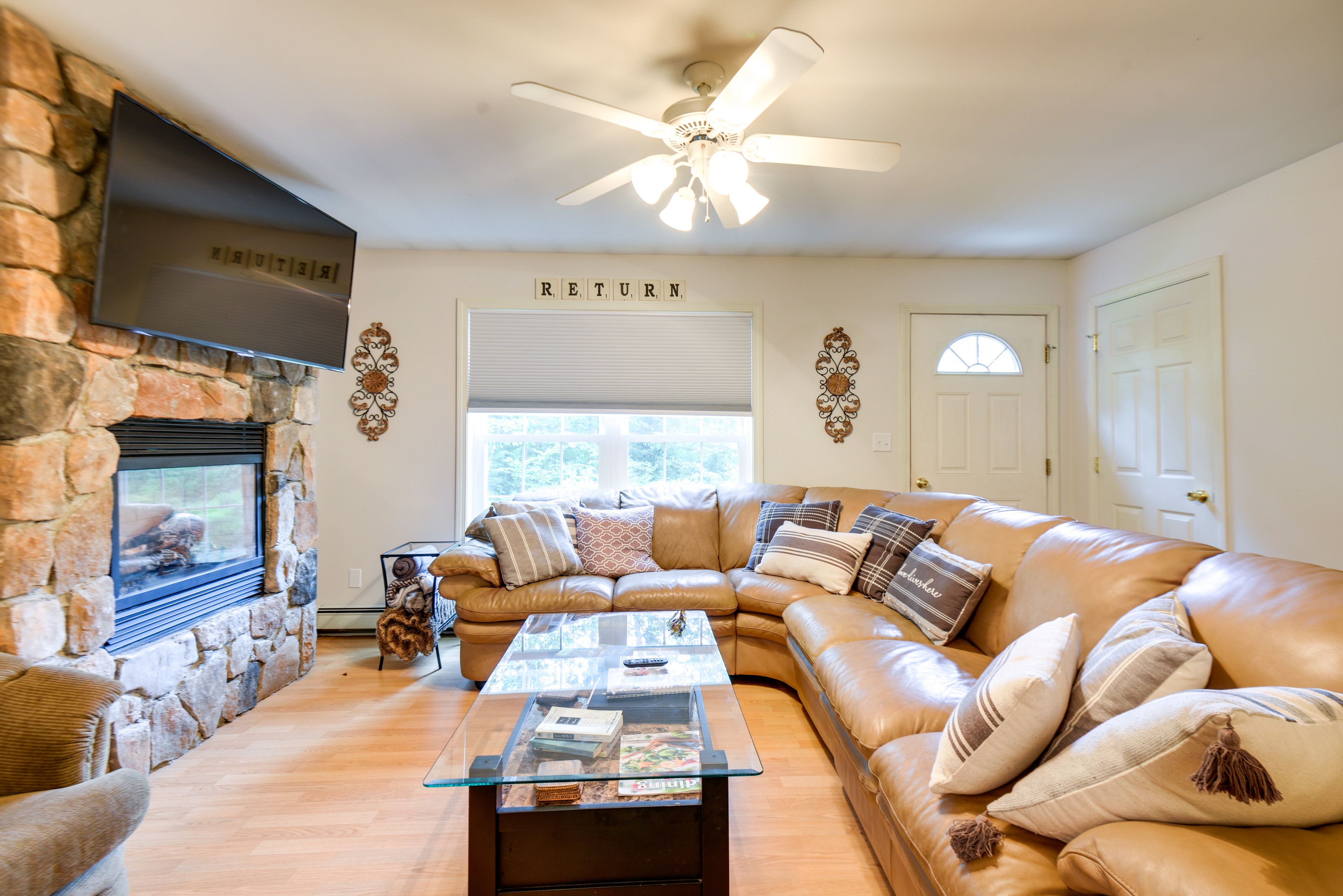 Campton Vacation Rental | 3BR | 2BA | 6 Exterior Steps Required | 1,546 Sq Ft