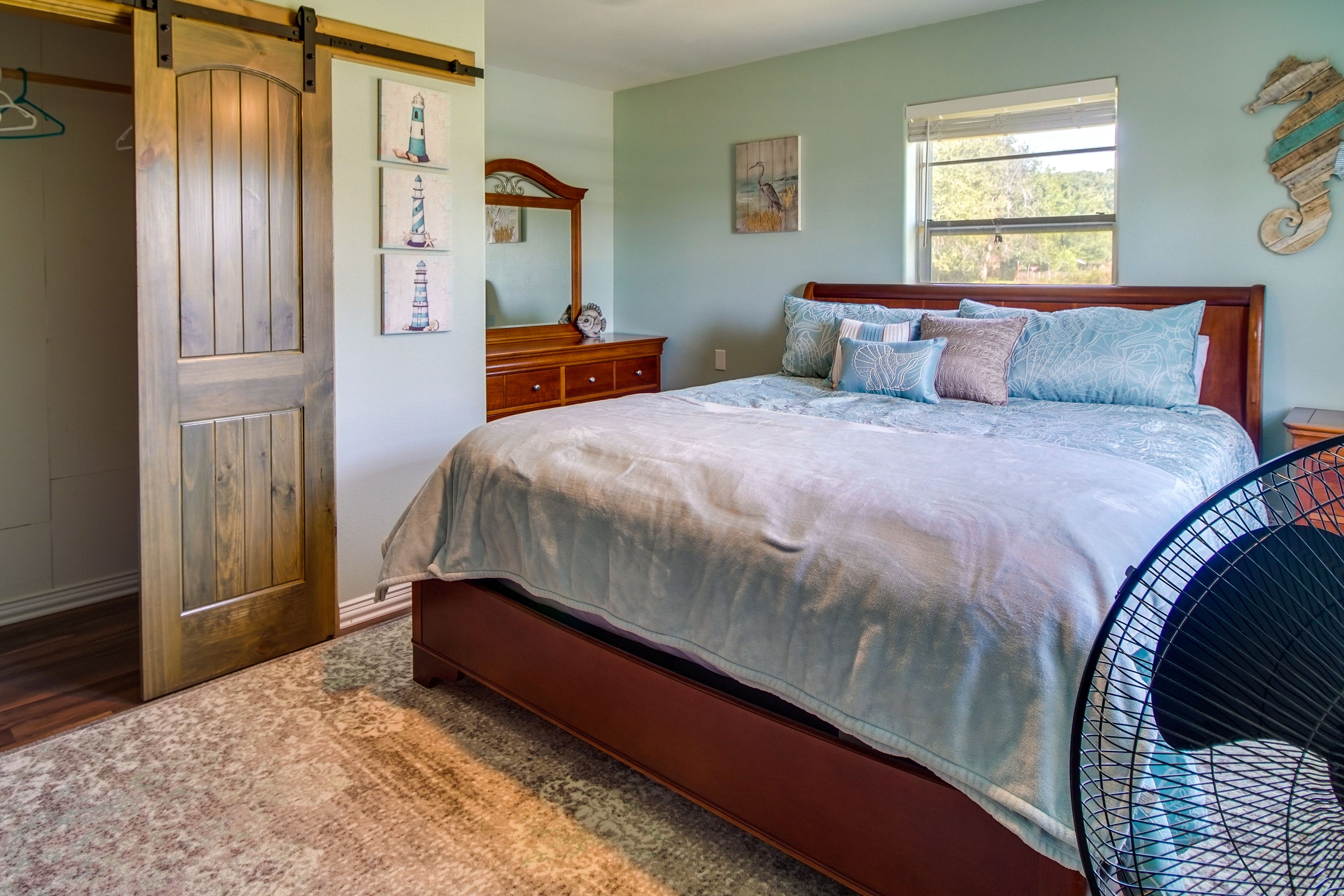 Bedroom 1 | King Bed | Linens Provided